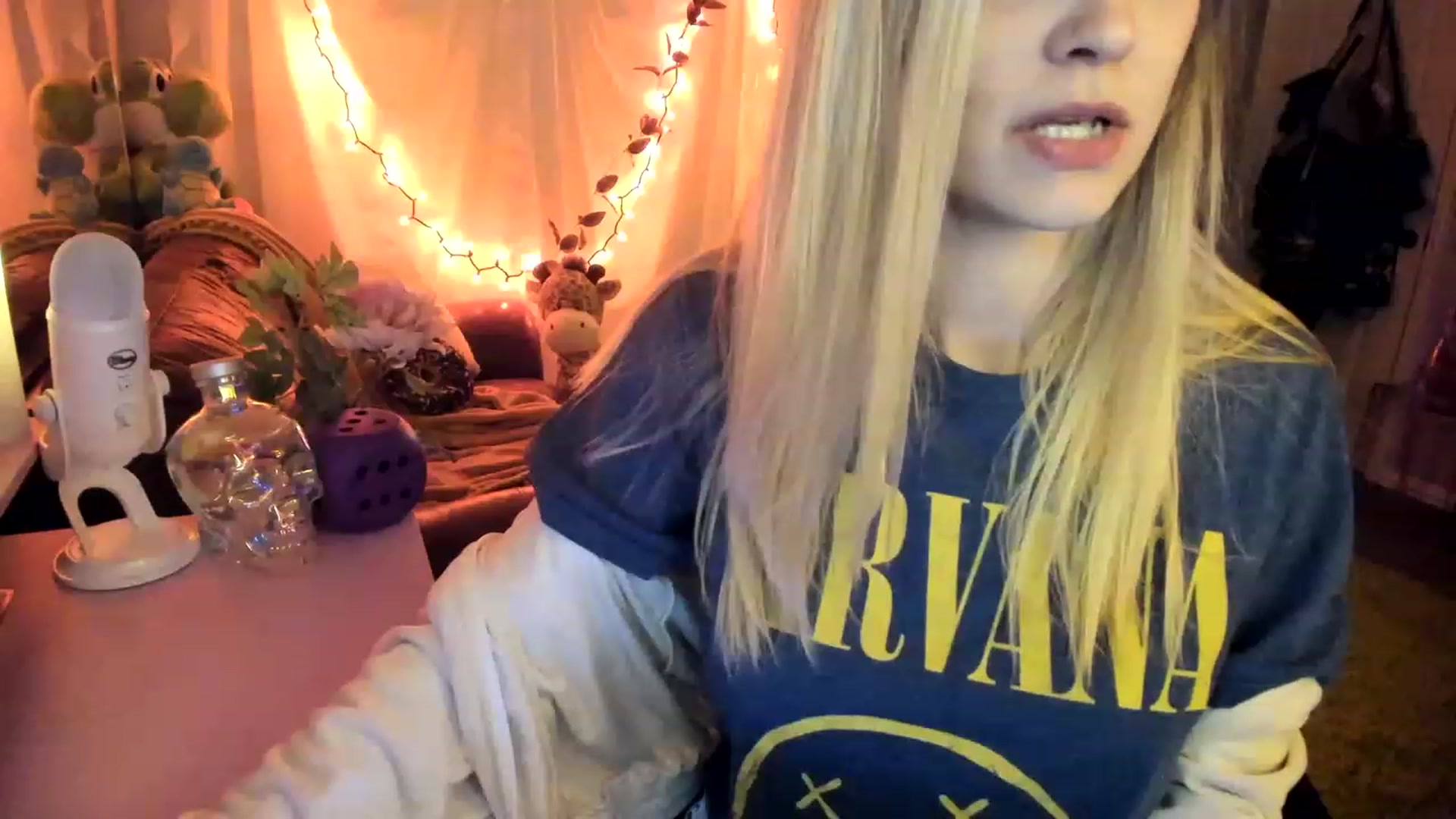Gallery image thumbnail from AudryLikes's myfreecams stream on, 03/20/2023, 23:14 image 13 of 20