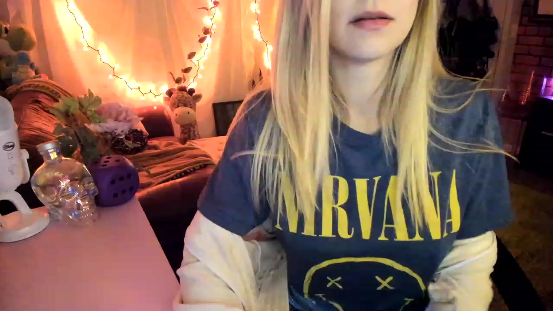 Gallery image thumbnail from AudryLikes's myfreecams stream on, 03/20/2023, 23:14 image 7 of 20