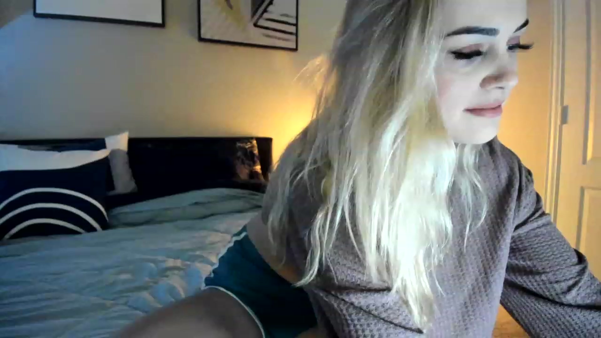 Gallery image thumbnail from AudryLikes's myfreecams stream on, 03/21/2023, 22:12 image 12 of 20
