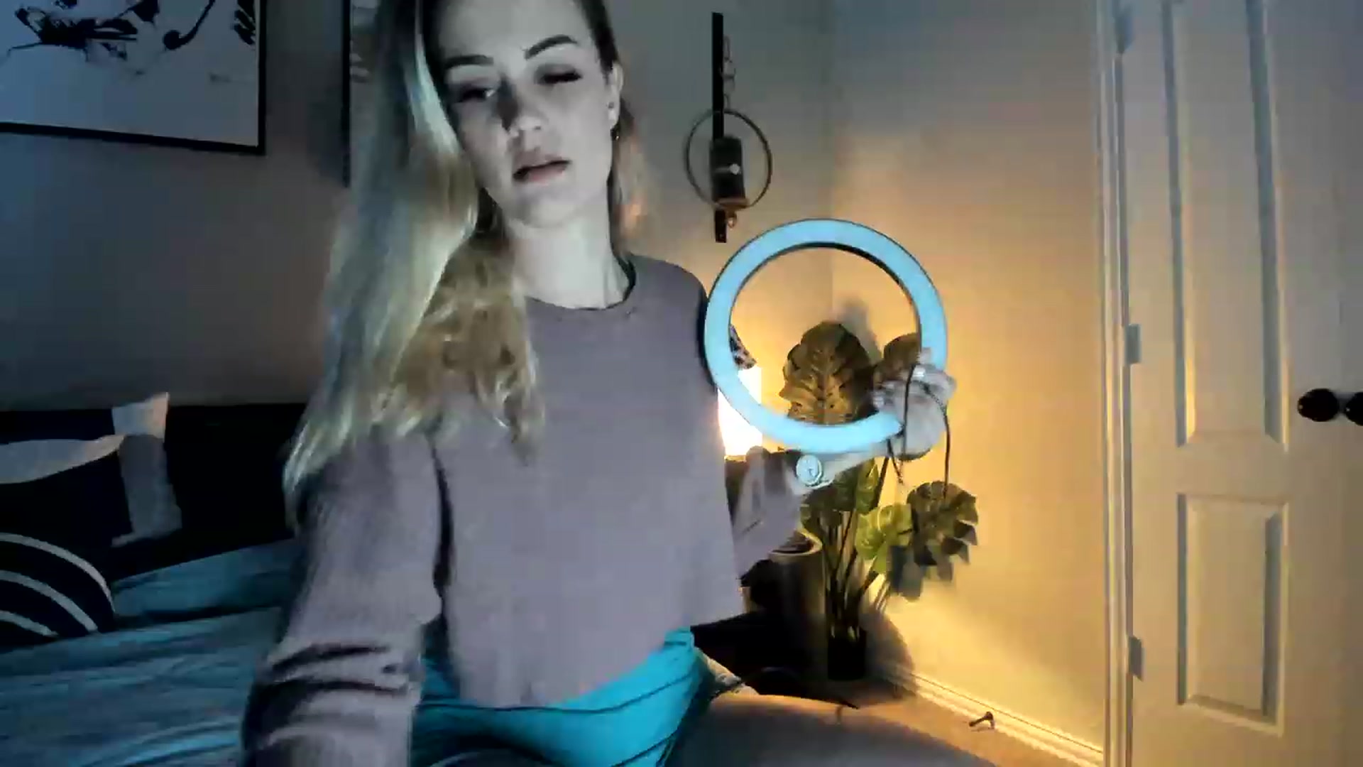 Gallery image thumbnail from AudryLikes's myfreecams stream on, 03/21/2023, 22:12 image 2 of 20