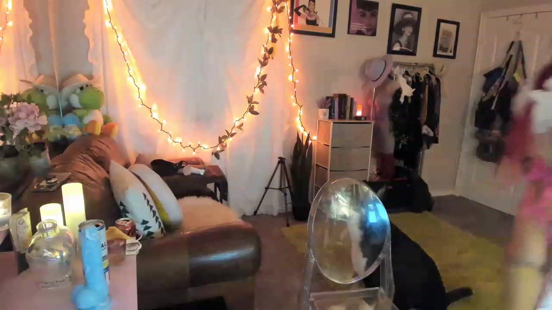 Gallery image thumbnail from AudryLikes's myfreecams stream on, 03/31/2023, 22:39 image 19 of 20