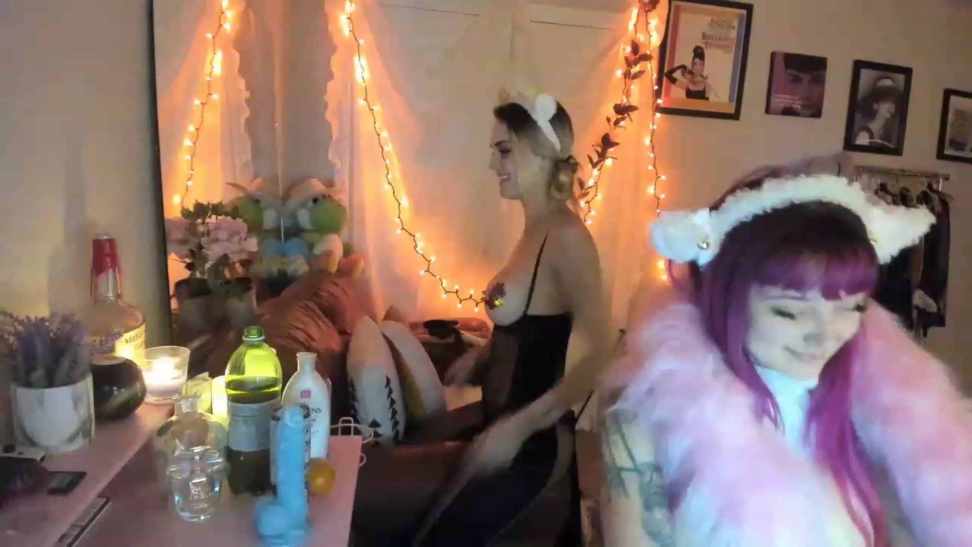 Gallery image thumbnail from AudryLikes's myfreecams stream on, 03/31/2023, 23:30 image 15 of 20