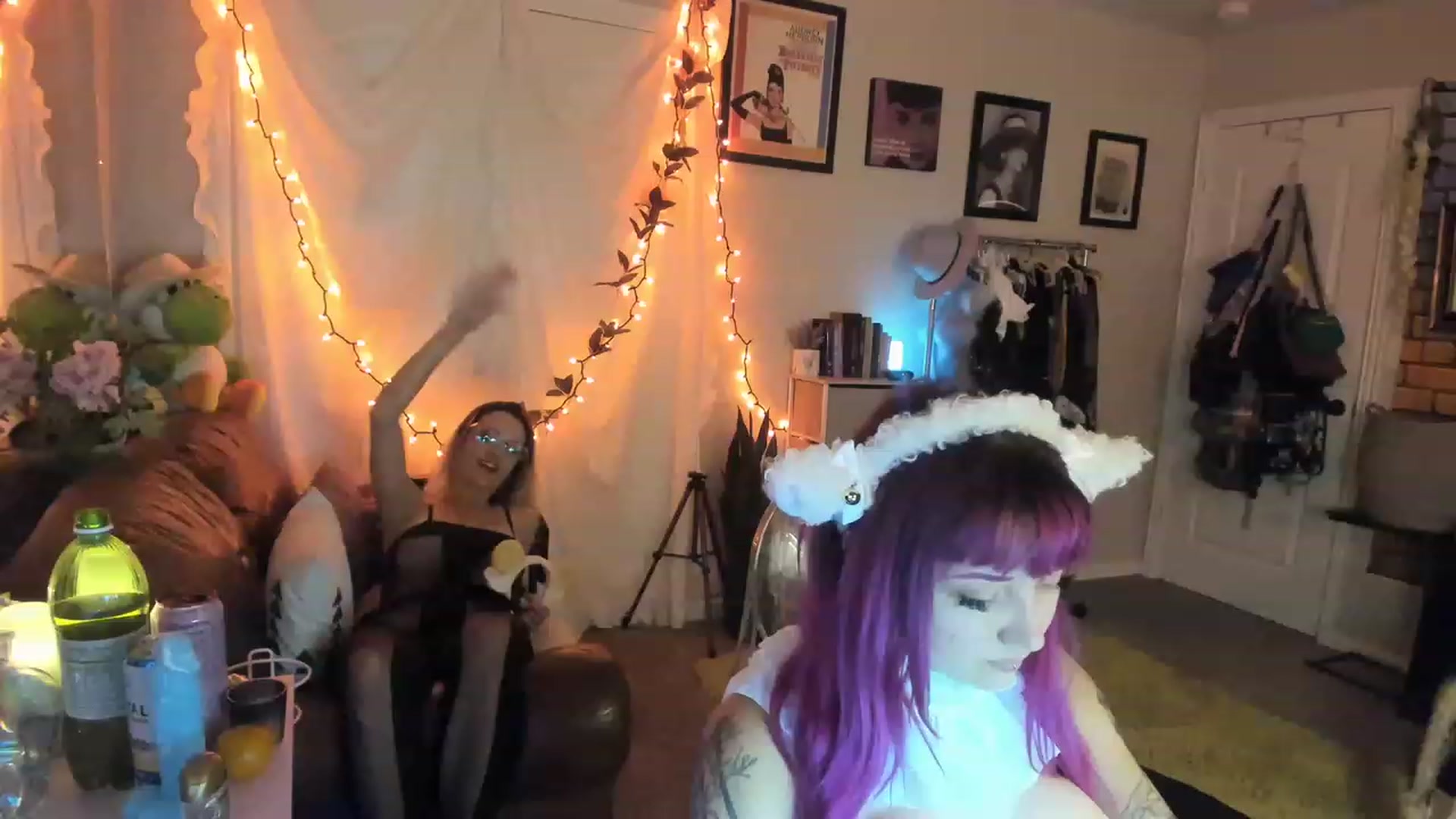 Gallery image thumbnail from AudryLikes's myfreecams stream on, 04/01/2023, 24:23 image 7 of 20