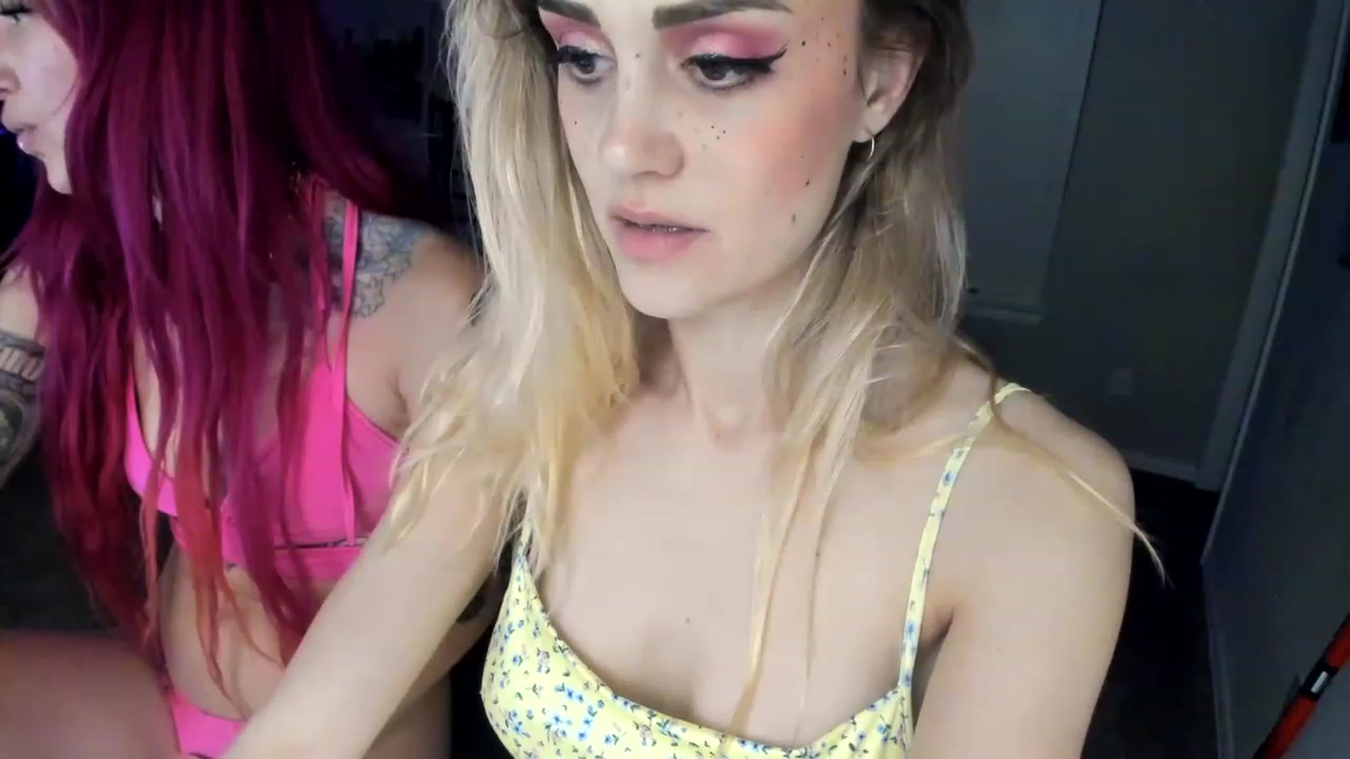 Gallery image thumbnail from AudryLikes's myfreecams stream on, 04/01/2023, 02:46 image 6 of 20