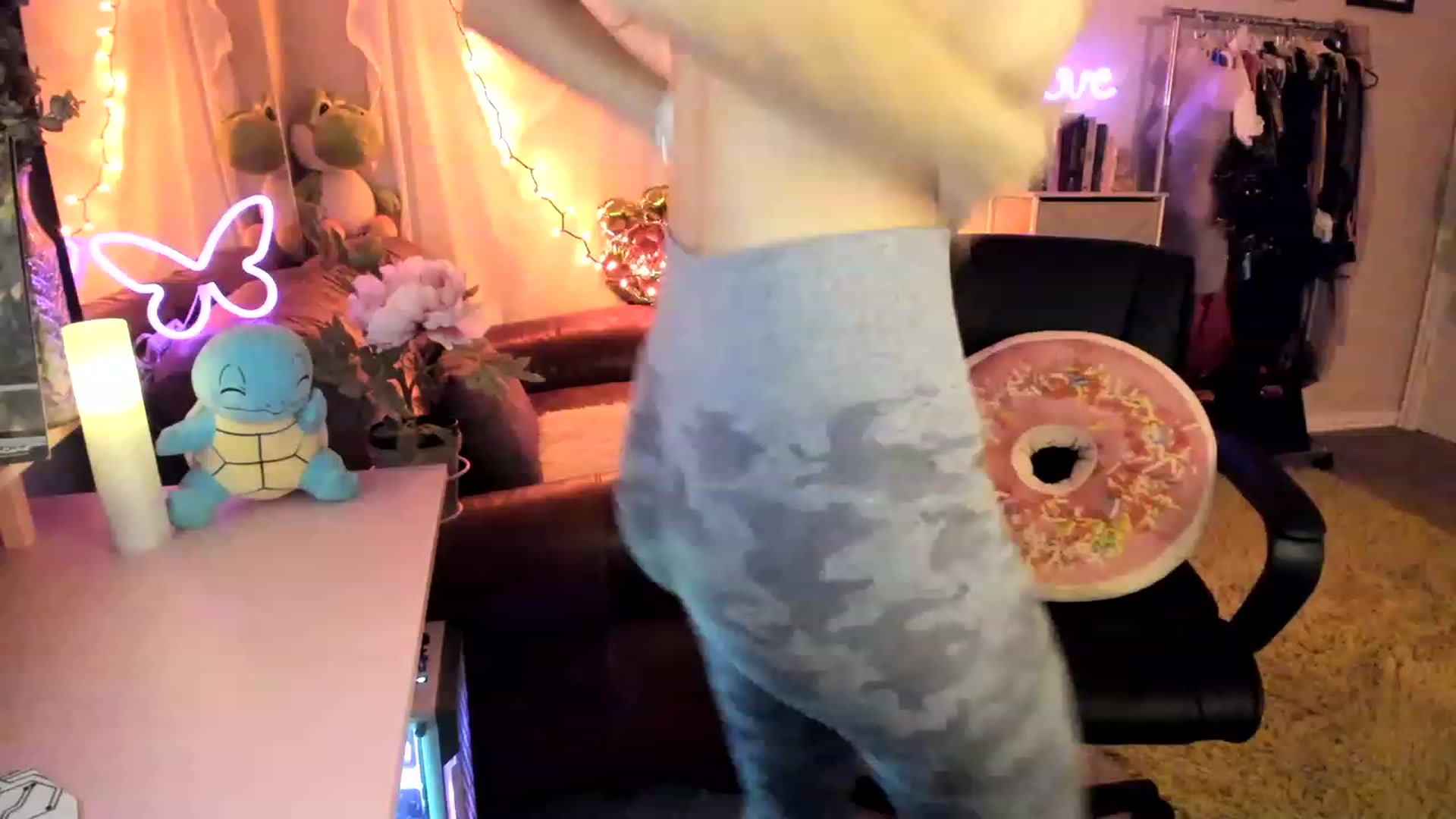 Gallery image thumbnail from AudryLikes's myfreecams stream on, 04/11/2023, 22:27 image 16 of 20