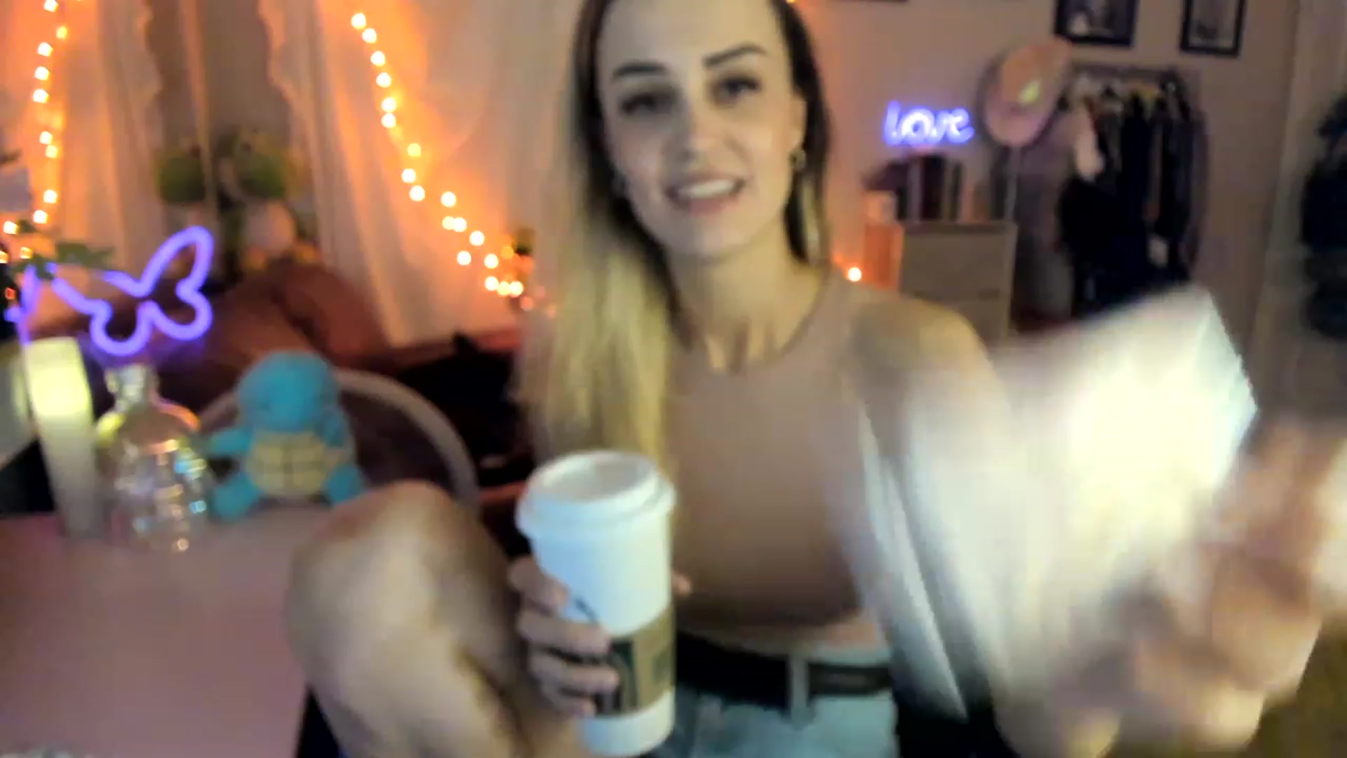 Gallery image thumbnail from AudryLikes's myfreecams stream on, 04/12/2023, 22:12 image 5 of 20