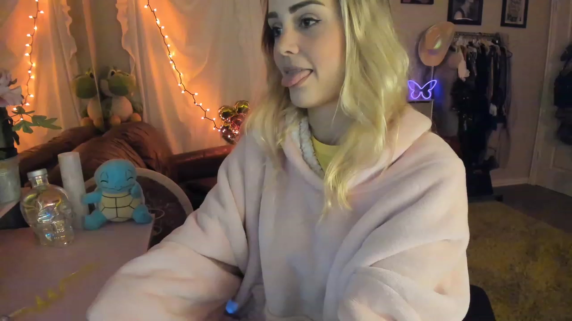 Gallery image thumbnail from AudryLikes's myfreecams stream on, 04/15/2023, 24:52 image 2 of 20