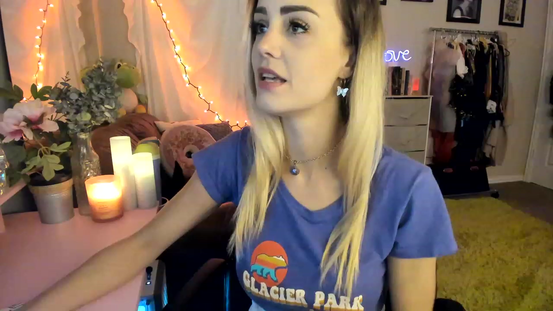 Gallery image thumbnail from AudryLikes's myfreecams stream on, 04/19/2023, 22:22 image 13 of 20