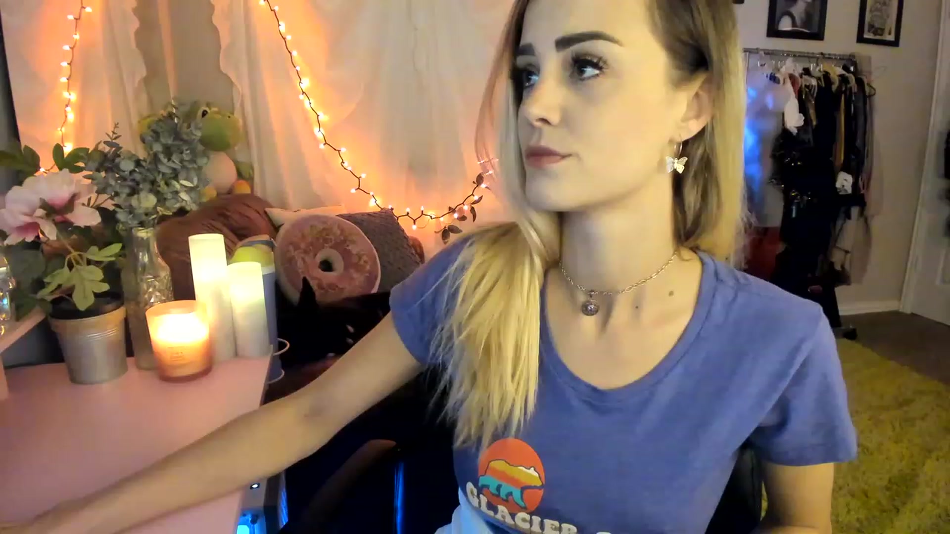 Gallery image thumbnail from AudryLikes's myfreecams stream on, 04/19/2023, 22:22 image 17 of 20
