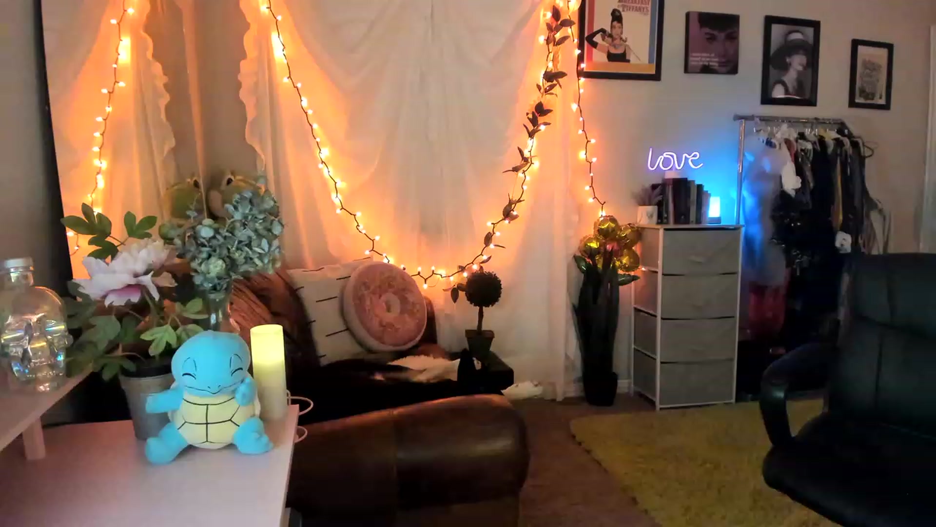 Gallery image thumbnail from AudryLikes's myfreecams stream on, 04/20/2023, 23:22 image 13 of 20