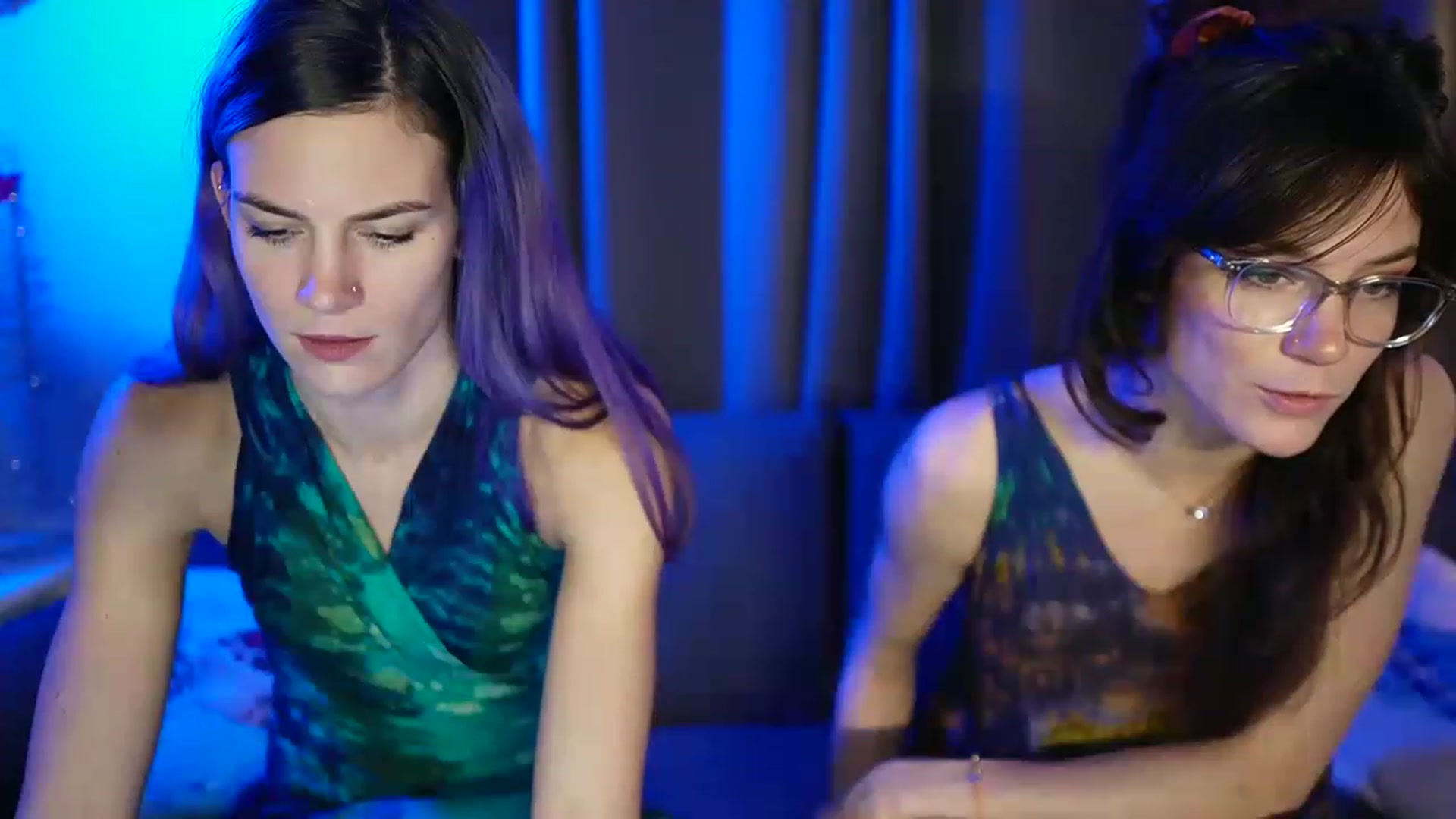 Gallery image thumbnail from AuntGia's myfreecams stream on, 12/08/2022, 04:07 image 2 of 20
