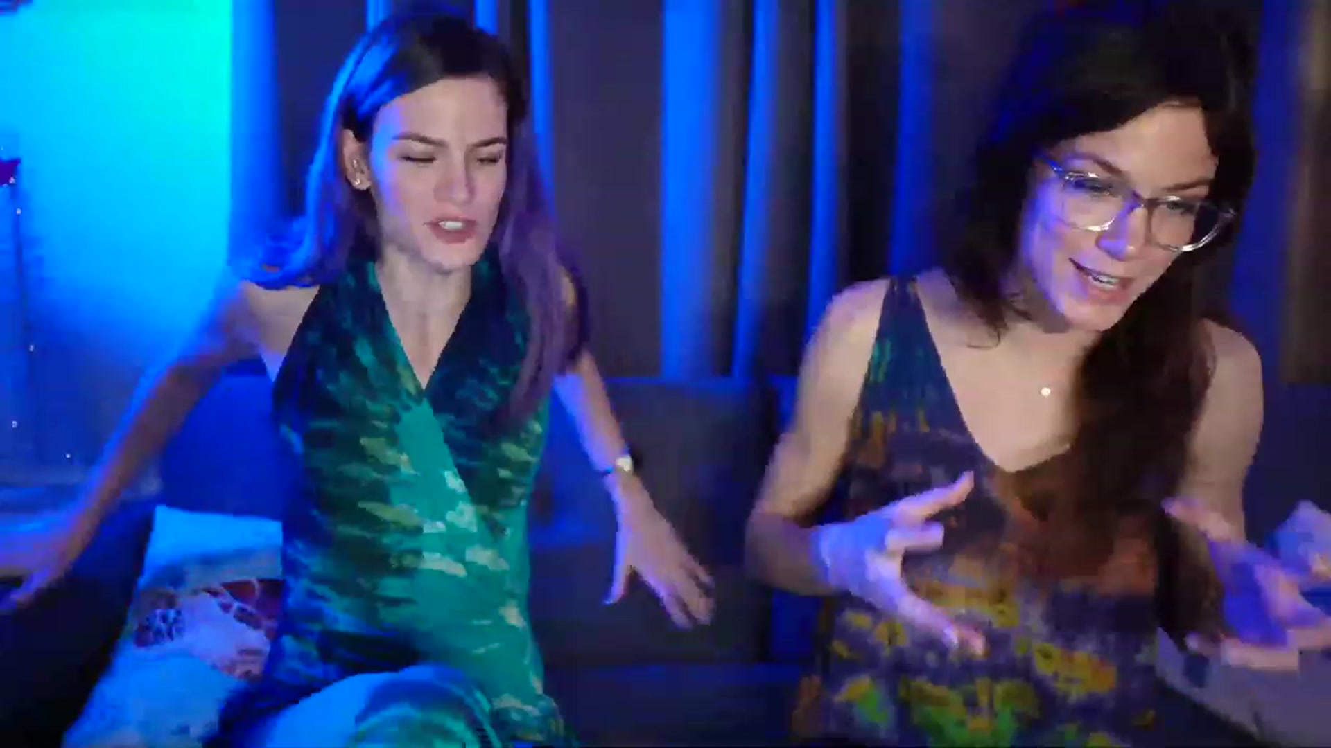 Gallery image thumbnail from AuntGia's myfreecams stream on, 12/08/2022, 04:07 image 3 of 20