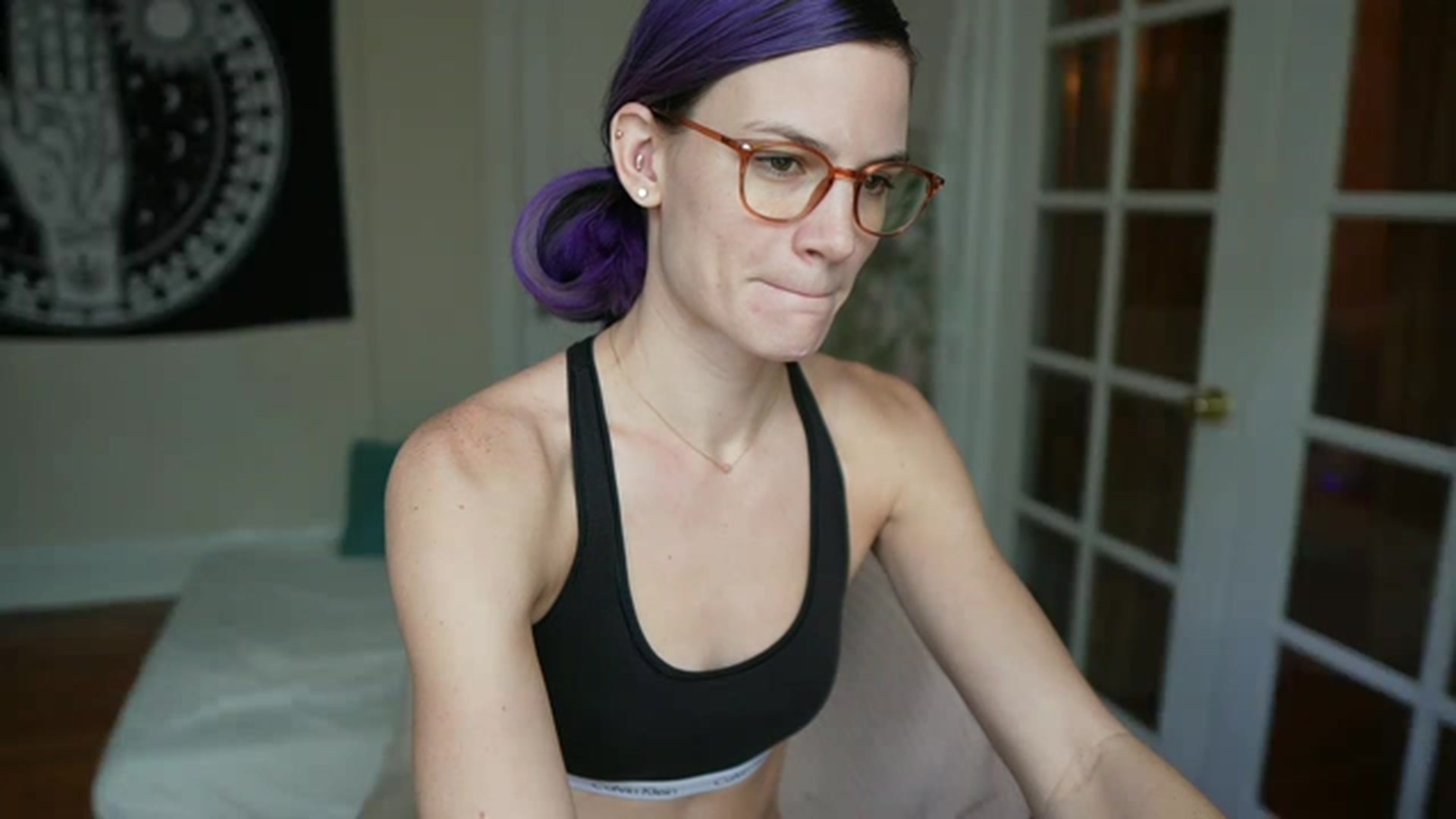 Gallery image thumbnail from AuntGia's myfreecams stream on, 12/09/2022, 18:10 image 11 of 20
