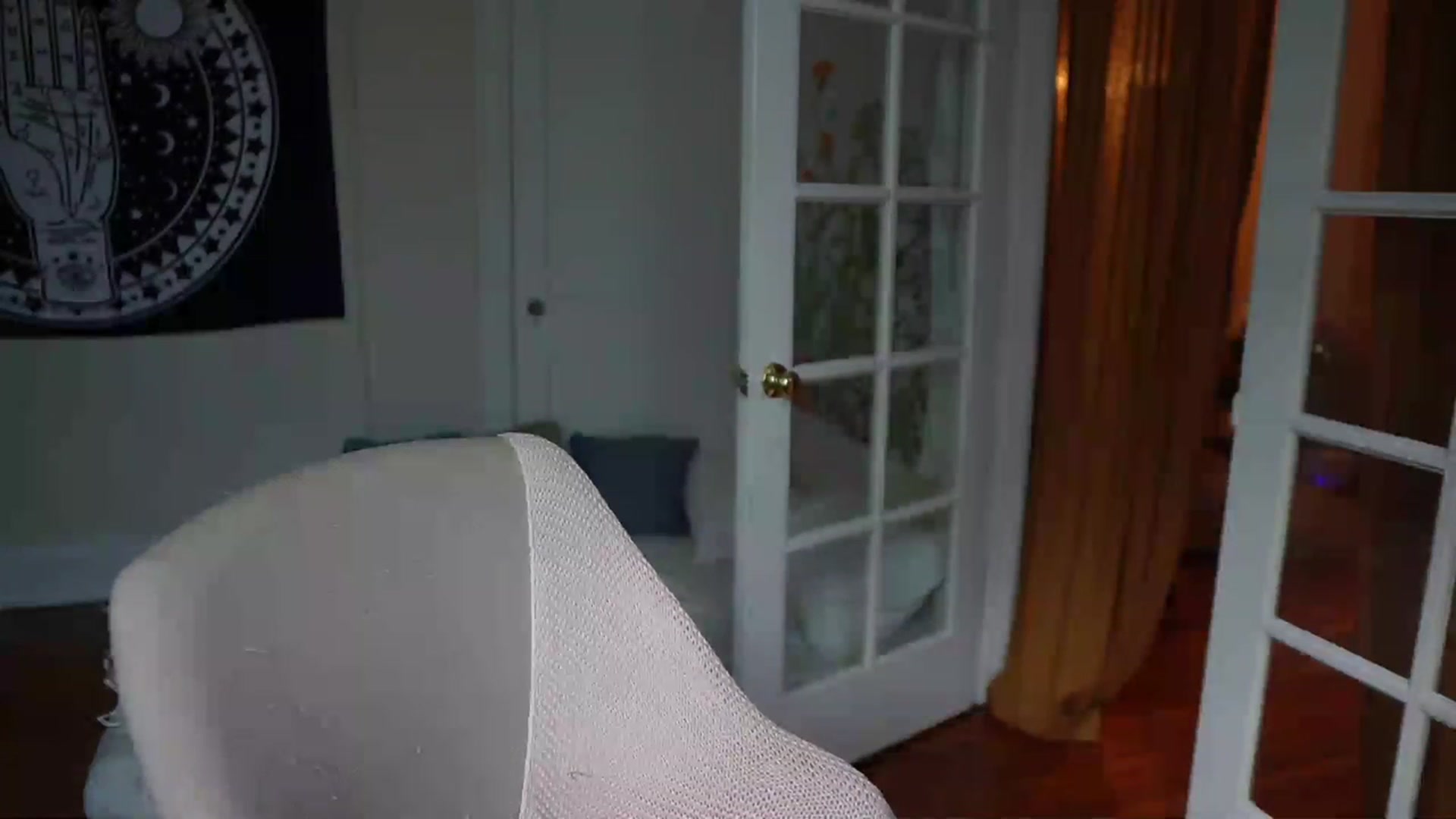 Gallery image thumbnail from AuntGia's myfreecams stream on, 12/09/2022, 18:43 image 16 of 20