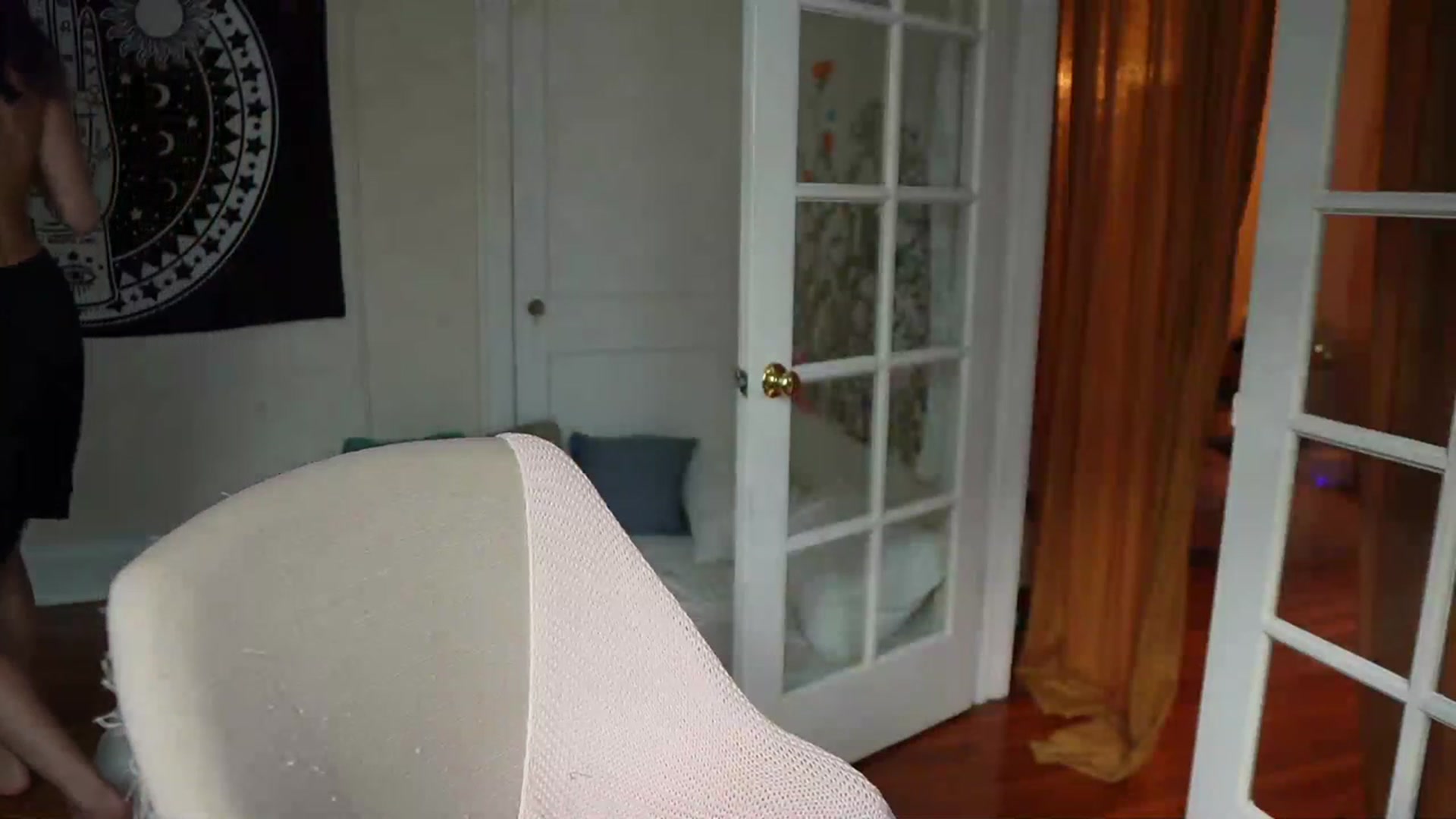 Gallery image thumbnail from AuntGia's myfreecams stream on, 12/09/2022, 18:43 image 15 of 20