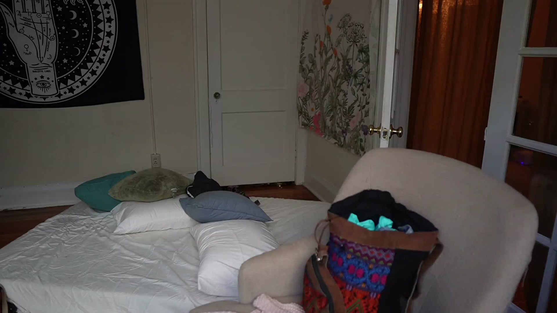Gallery image thumbnail from AuntGia's myfreecams stream on, 12/09/2022, 20:05 image 13 of 20