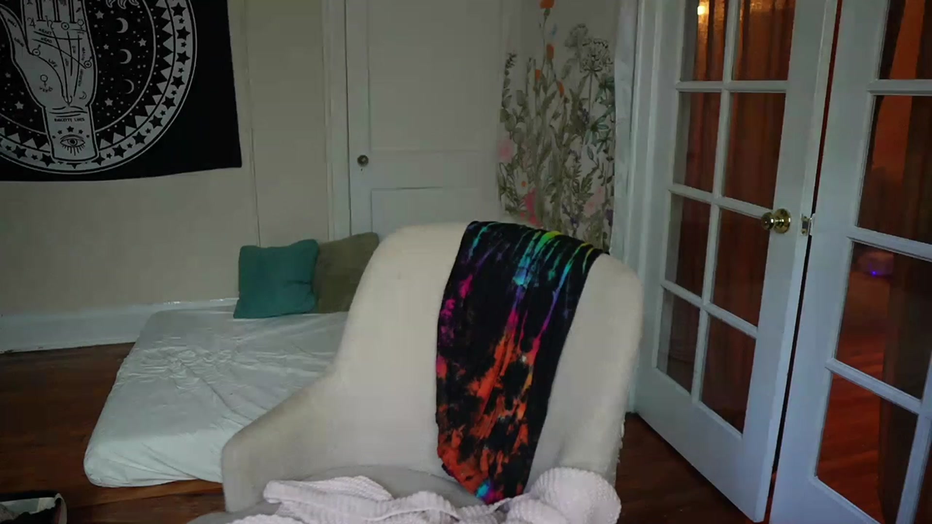 Gallery image thumbnail from AuntGia's myfreecams stream on, 12/09/2022, 20:05 image 5 of 20