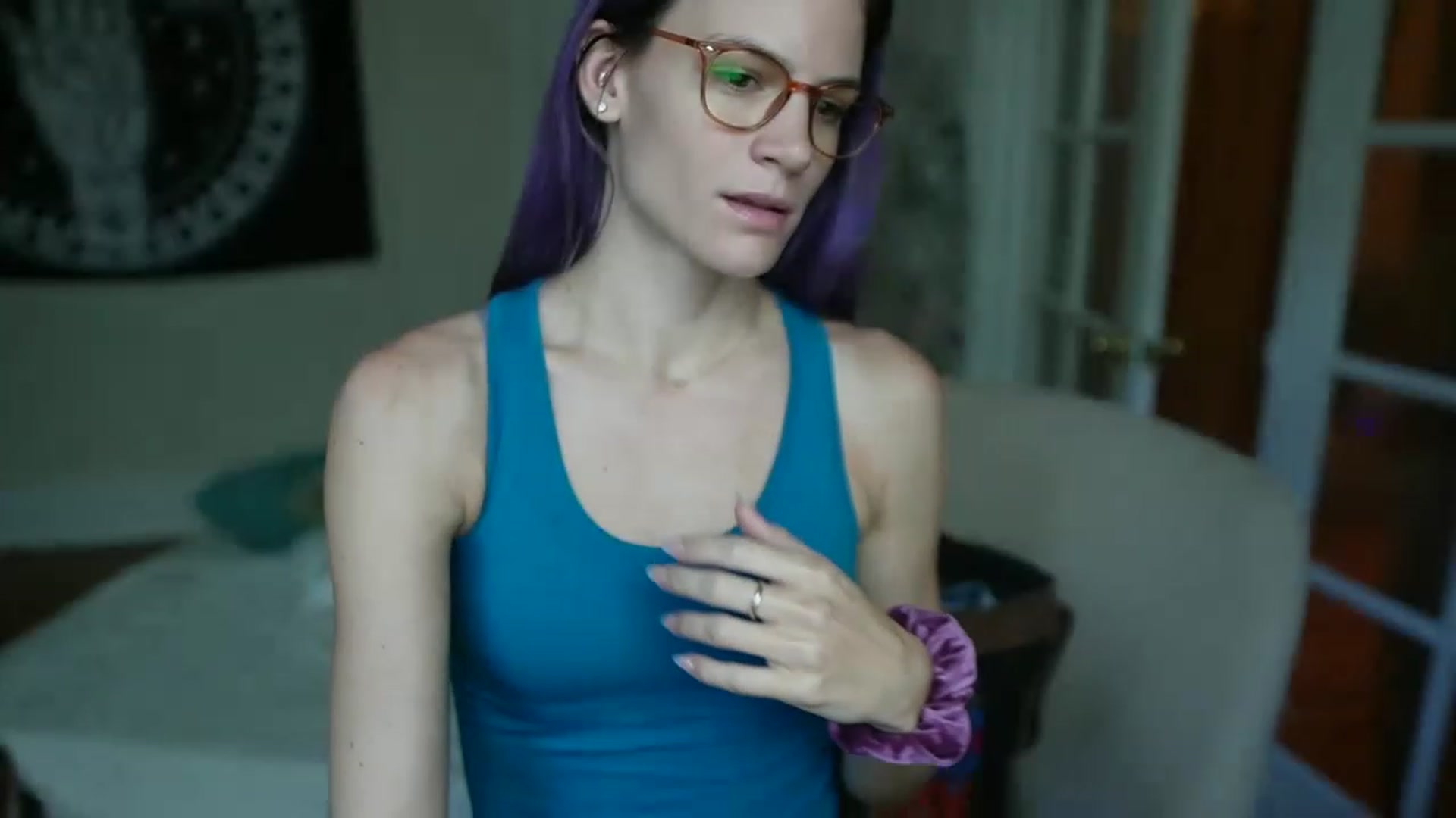 Gallery image thumbnail from AuntGia's myfreecams stream on, 12/09/2022, 20:05 image 12 of 20