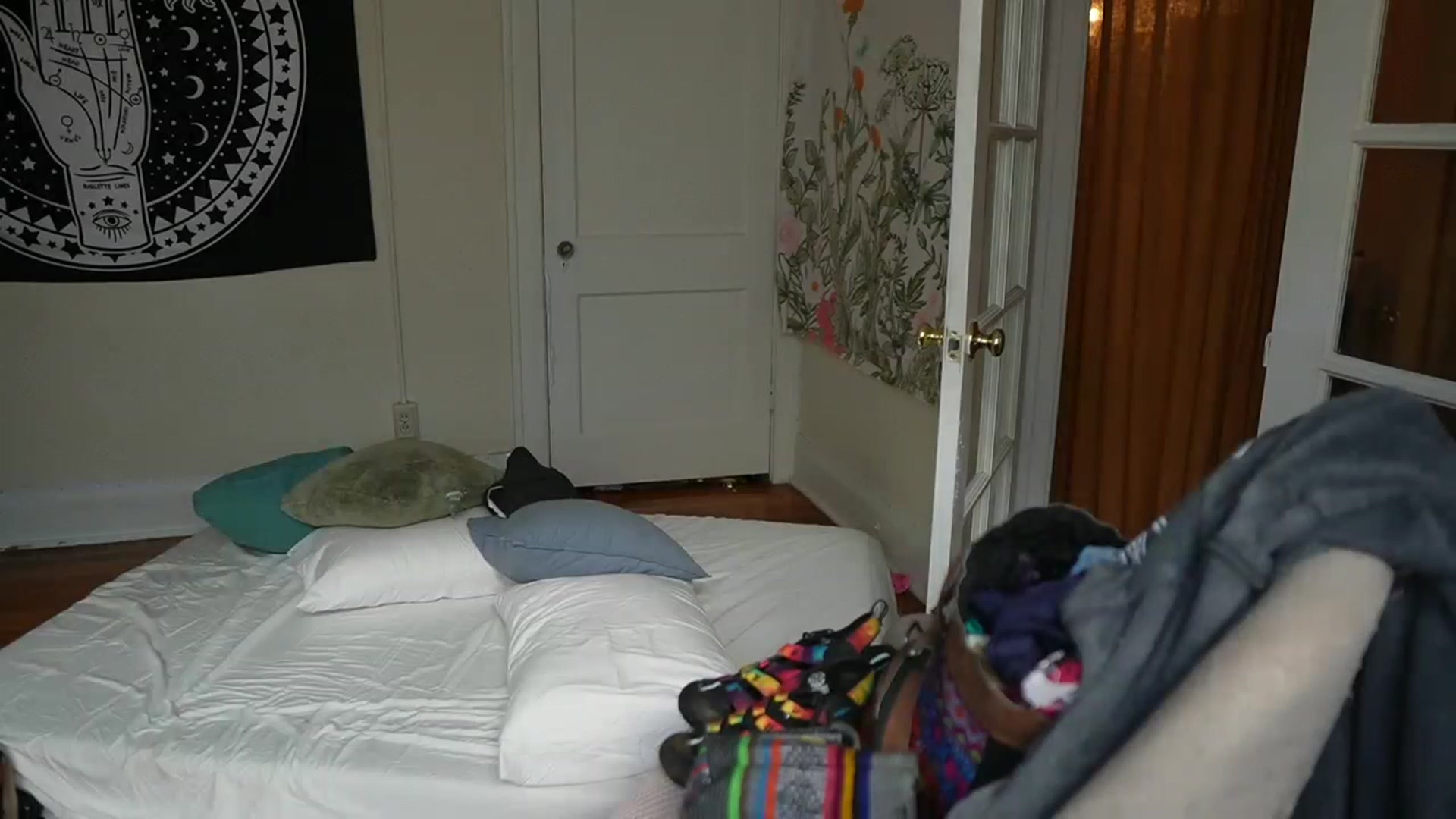 Gallery image thumbnail from AuntGia's myfreecams stream on, 12/09/2022, 20:05 image 20 of 20