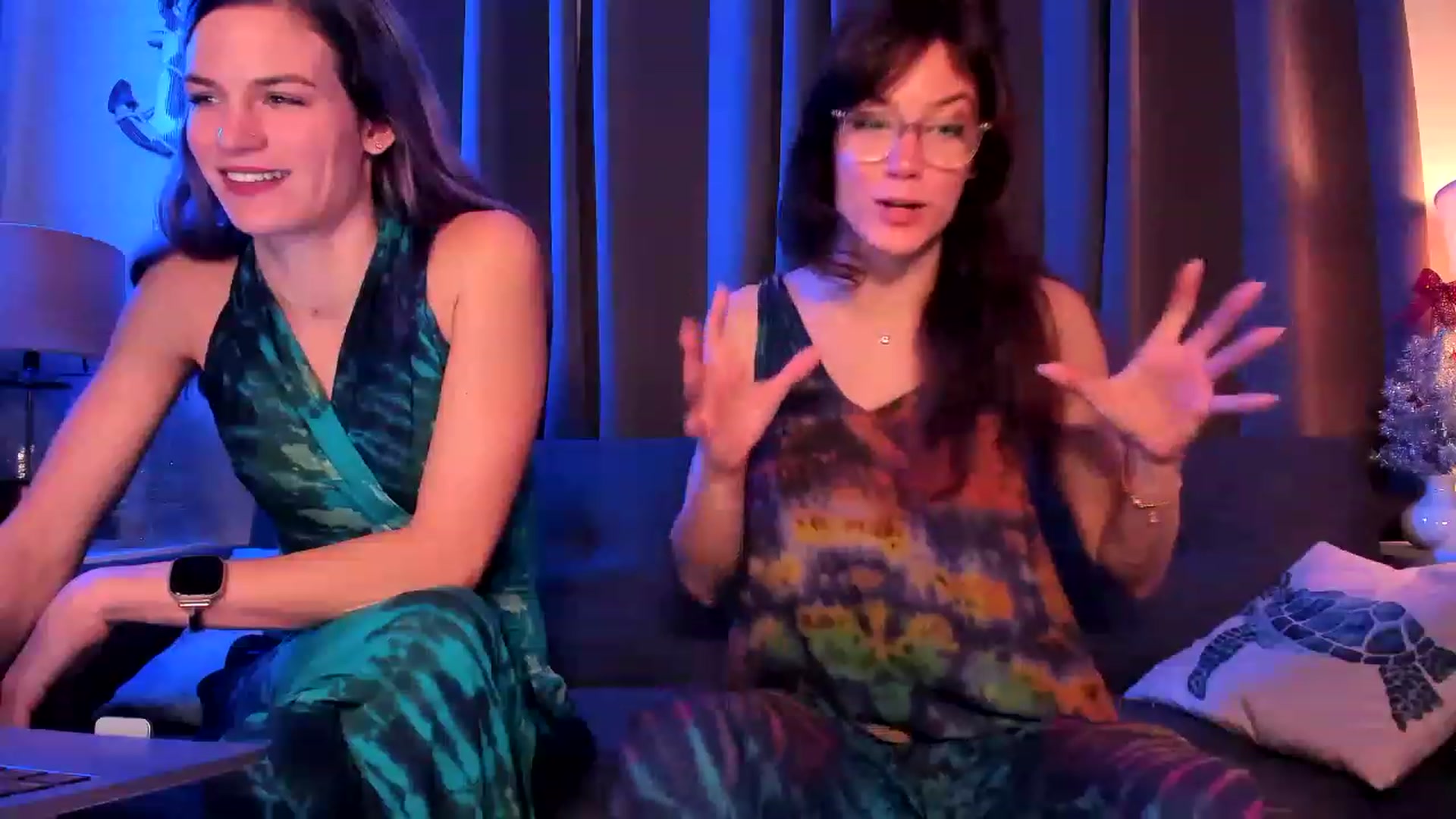 Gallery image thumbnail from AuntNoma's myfreecams stream on, 12/08/2022, 02:58 image 7 of 20