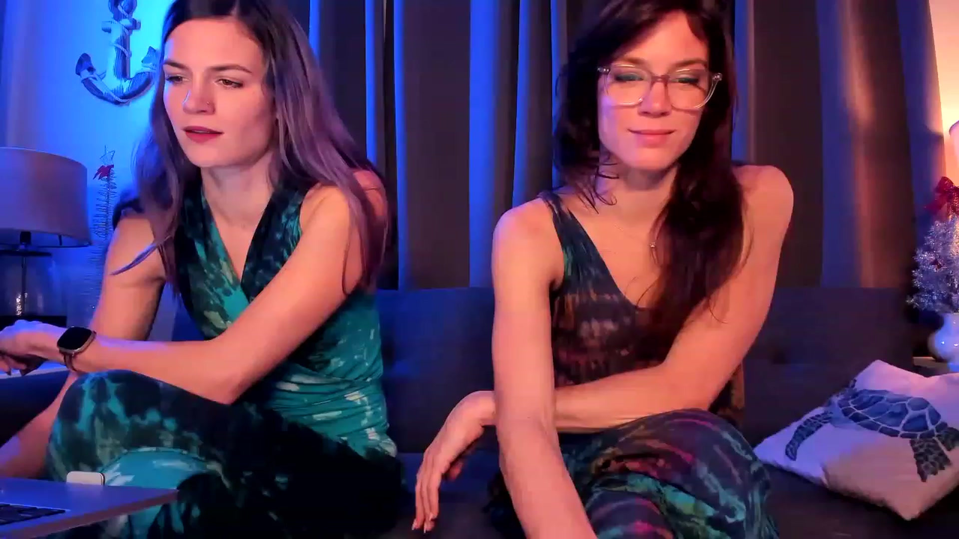 Gallery image thumbnail from AuntNoma's myfreecams stream on, 12/08/2022, 02:58 image 14 of 20