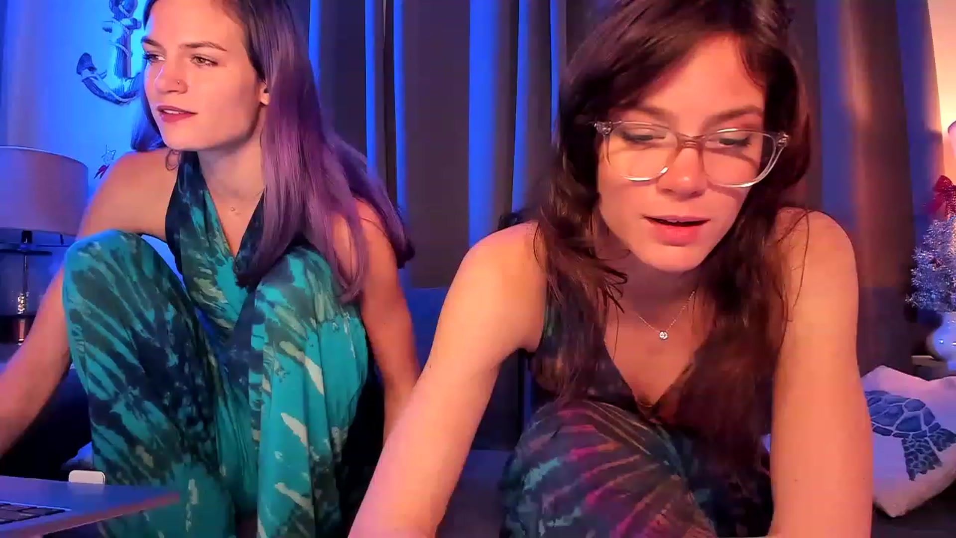 Gallery image thumbnail from AuntNoma's myfreecams stream on, 12/08/2022, 03:21 image 7 of 20