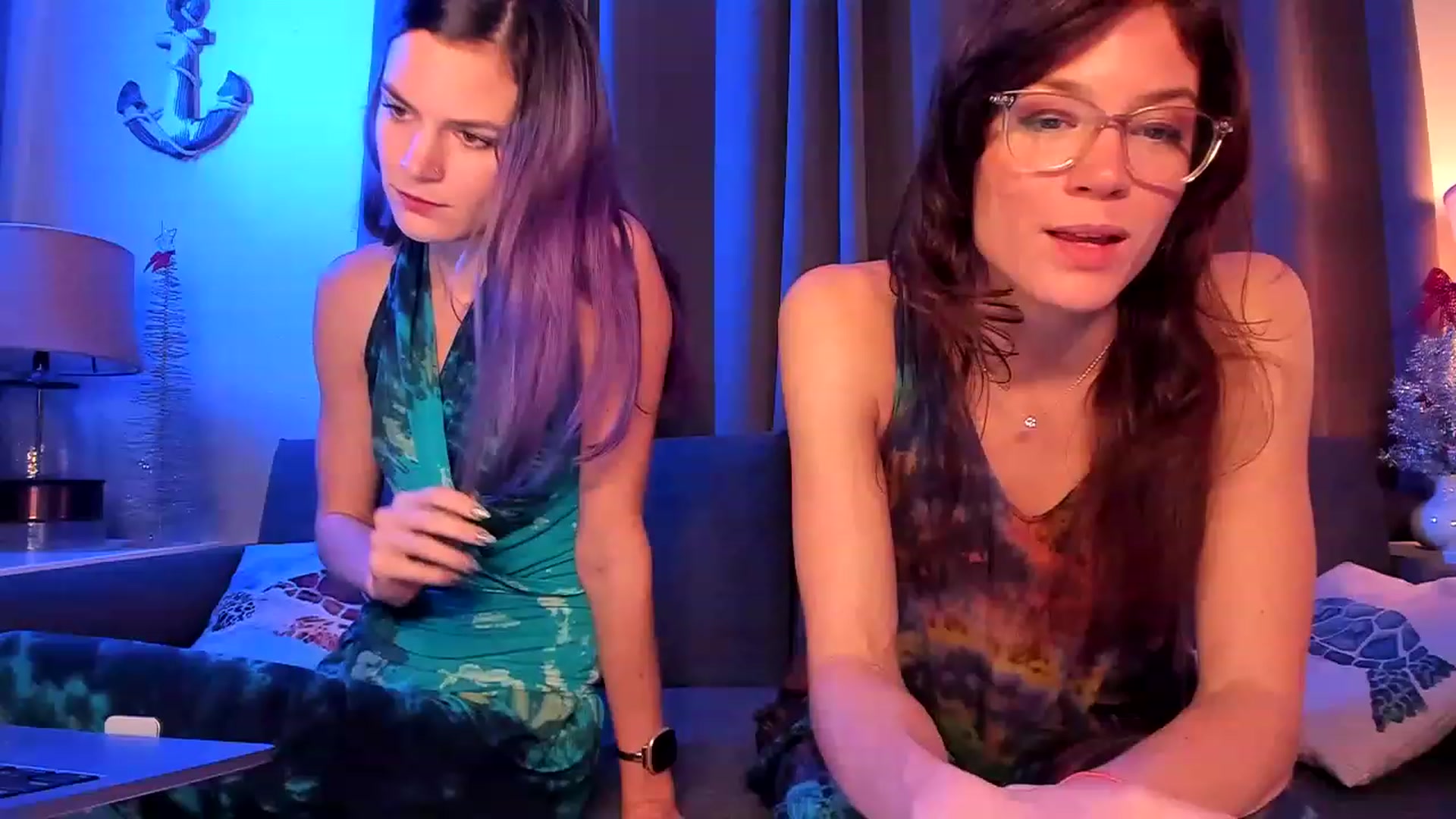 Gallery image thumbnail from AuntNoma's myfreecams stream on, 12/08/2022, 03:21 image 15 of 20