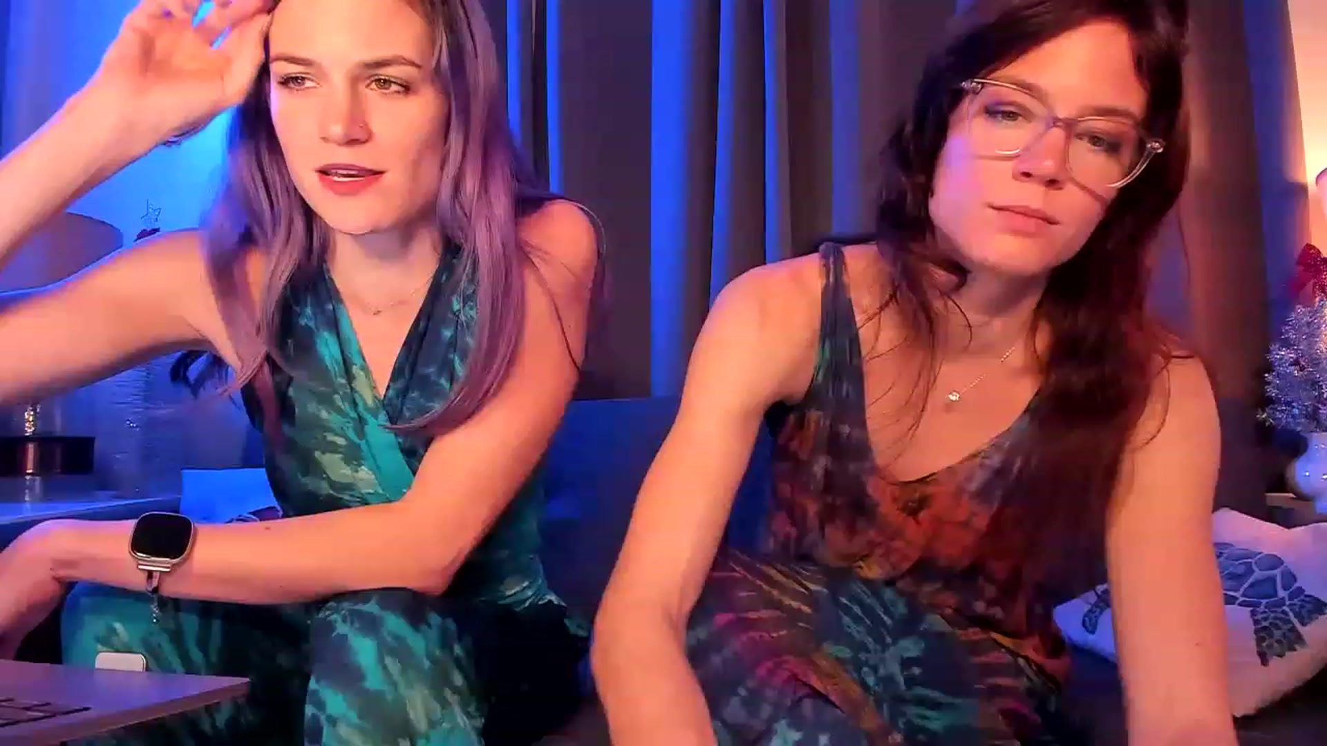 Gallery image thumbnail from AuntNoma's myfreecams stream on, 12/08/2022, 03:21 image 10 of 20