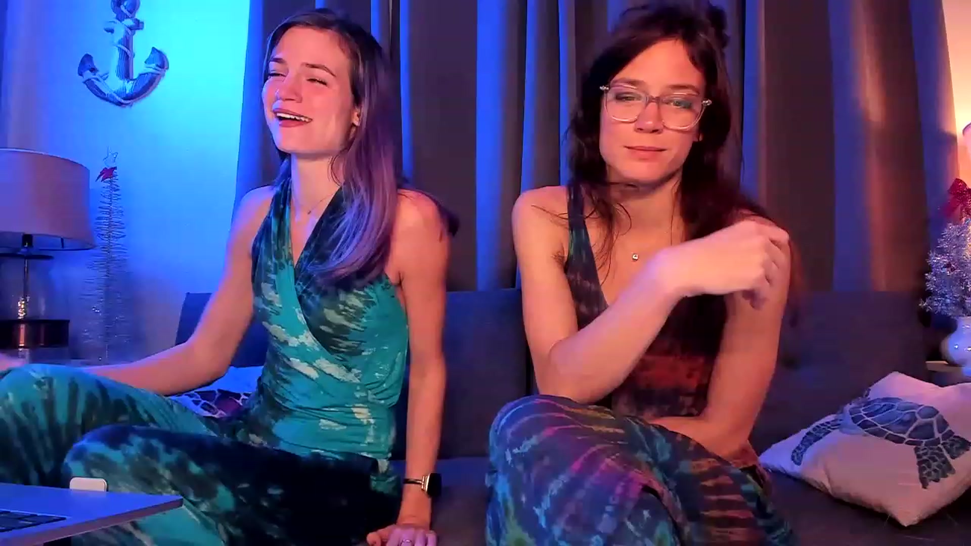 Gallery image thumbnail from AuntNoma's myfreecams stream on, 12/08/2022, 03:21 image 8 of 20