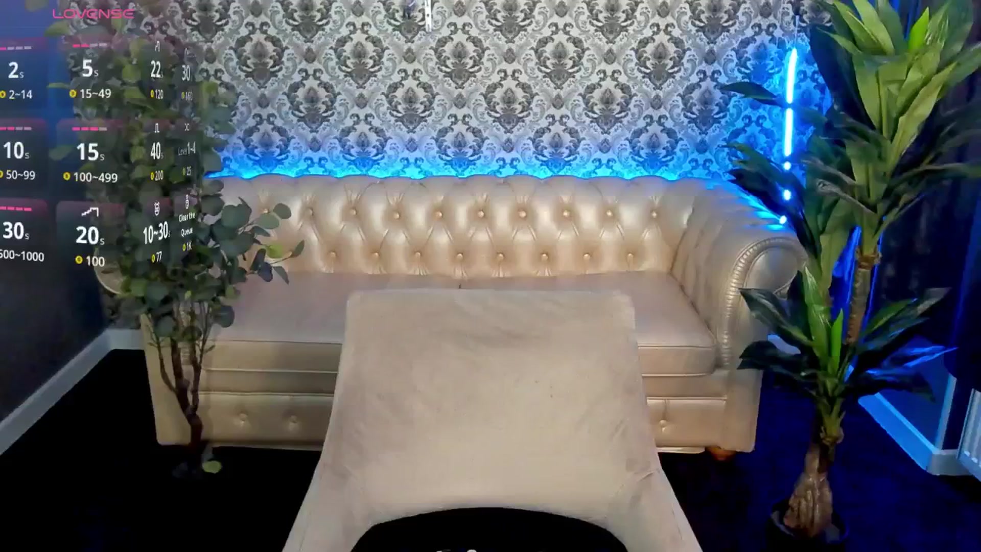 Gallery image thumbnail from AureliaBliss's myfreecams stream on, 05/29/2025, 15:00 image 19 of 20