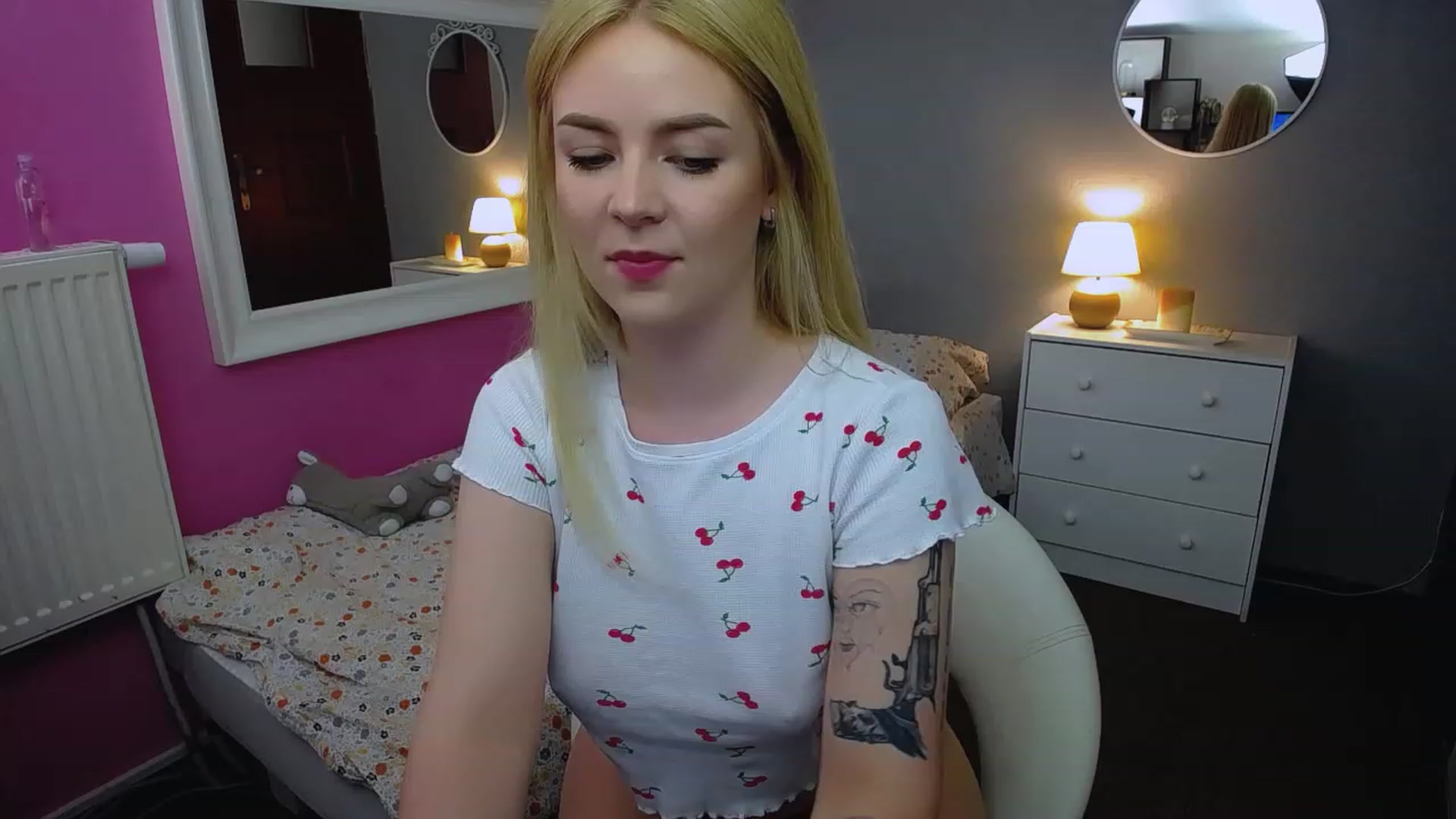 Gallery image thumbnail from AurelieSierra's myfreecams stream on, 06/17/2023, 10:56 image 1 of 20