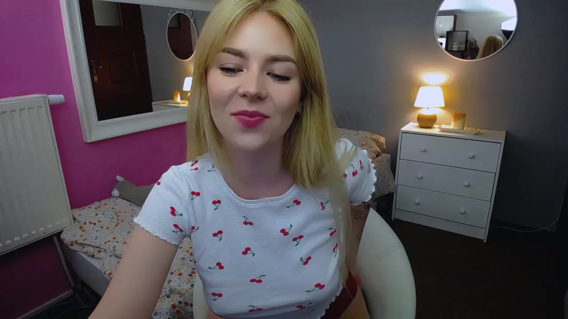 Gallery image thumbnail from AurelieSierra's myfreecams stream on, 06/17/2023, 10:56 image 4 of 20