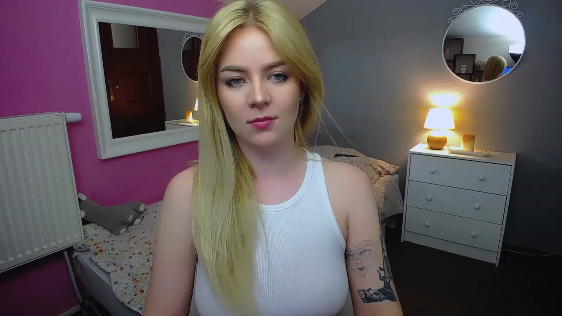 Gallery image thumbnail from AurelieSierra's myfreecams stream on, 06/19/2023, 14:27 image 11 of 20
