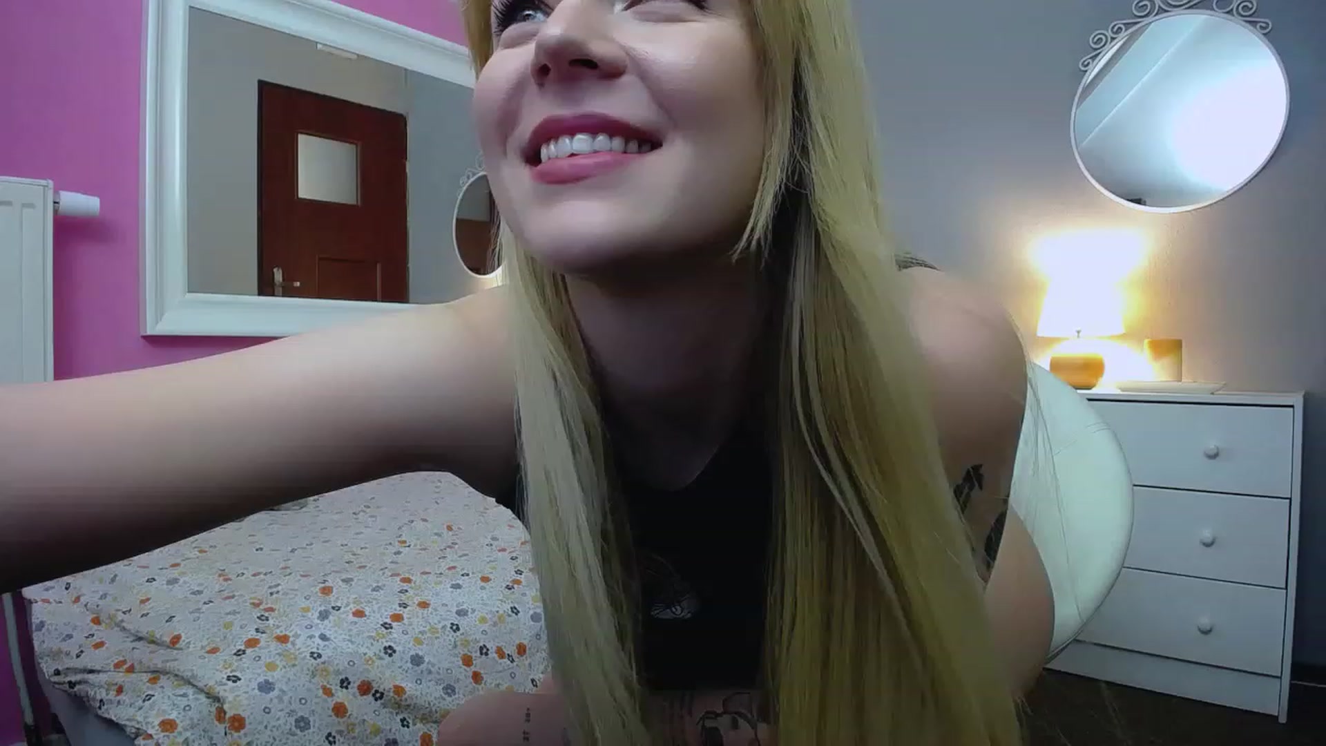 Gallery image thumbnail from AurelieSierra's myfreecams stream on, 06/20/2023, 09:47 image 5 of 20