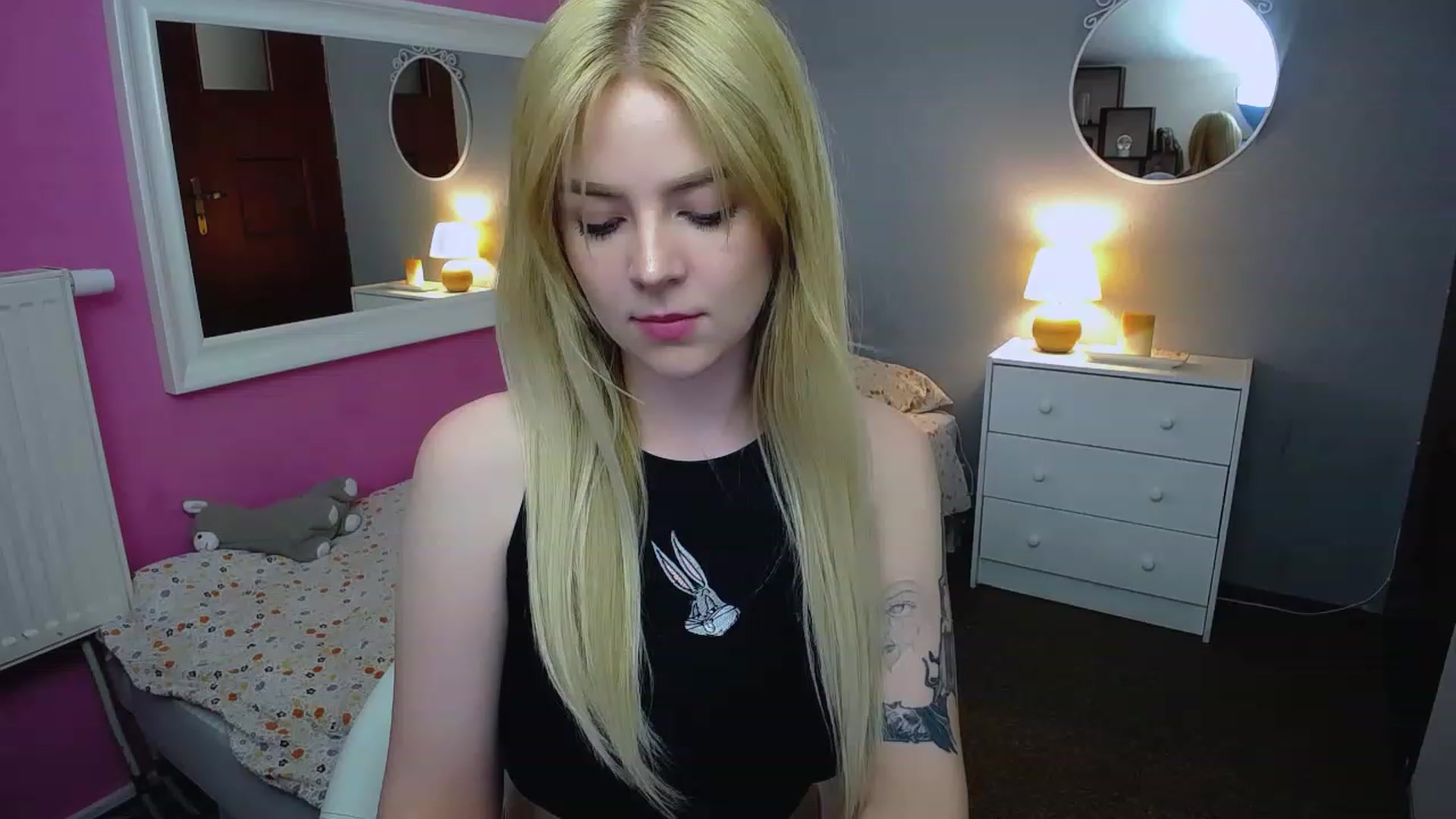Gallery image thumbnail from AurelieSierra's myfreecams stream on, 06/20/2023, 14:47 image 1 of 20