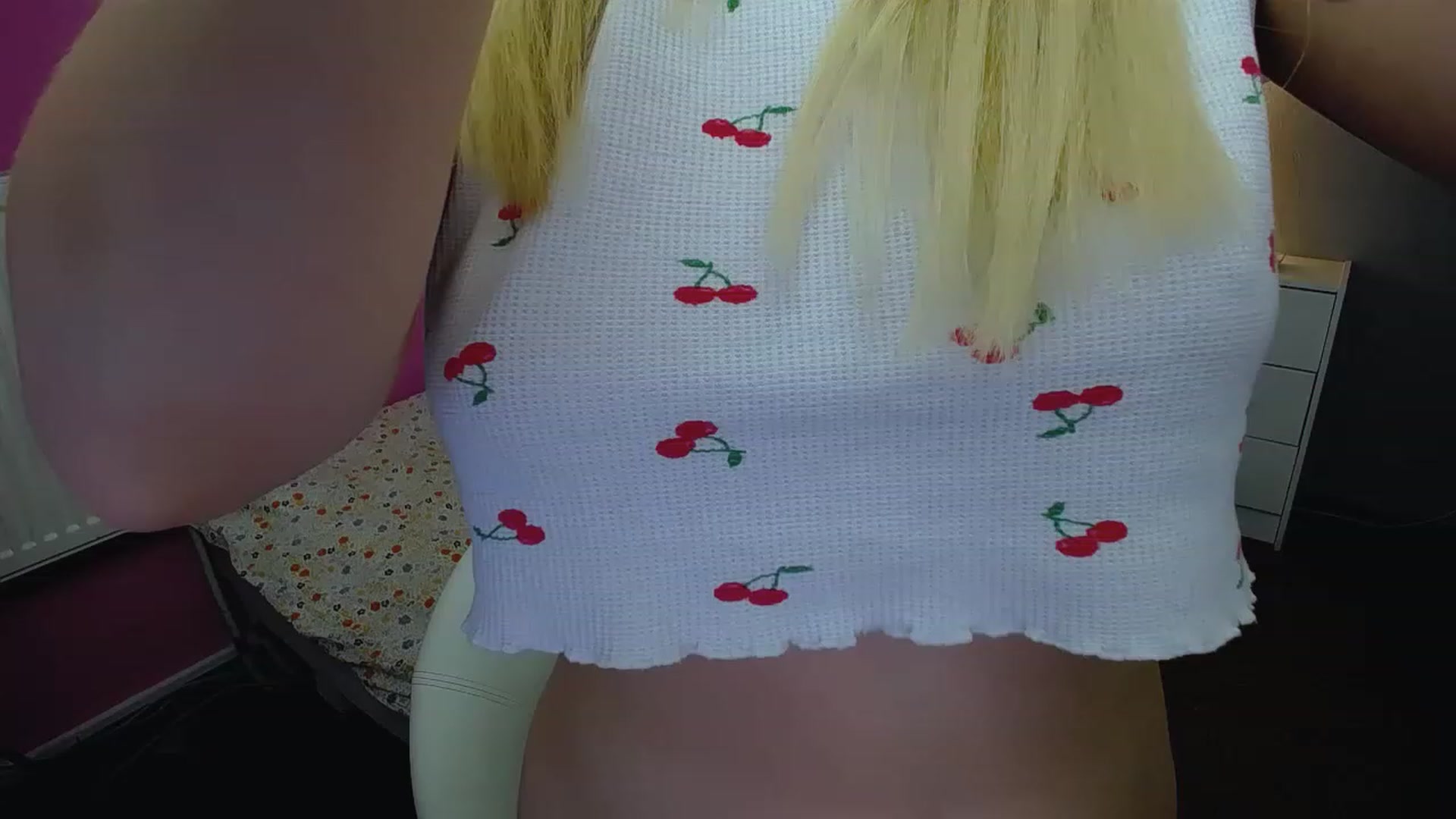 Gallery image thumbnail from AurelieSierra's myfreecams stream on, 07/07/2023, 11:58 image 13 of 20