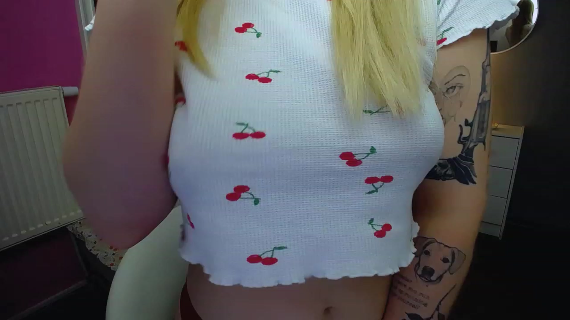 Gallery image thumbnail from AurelieSierra's myfreecams stream on, 07/07/2023, 14:20 image 4 of 20