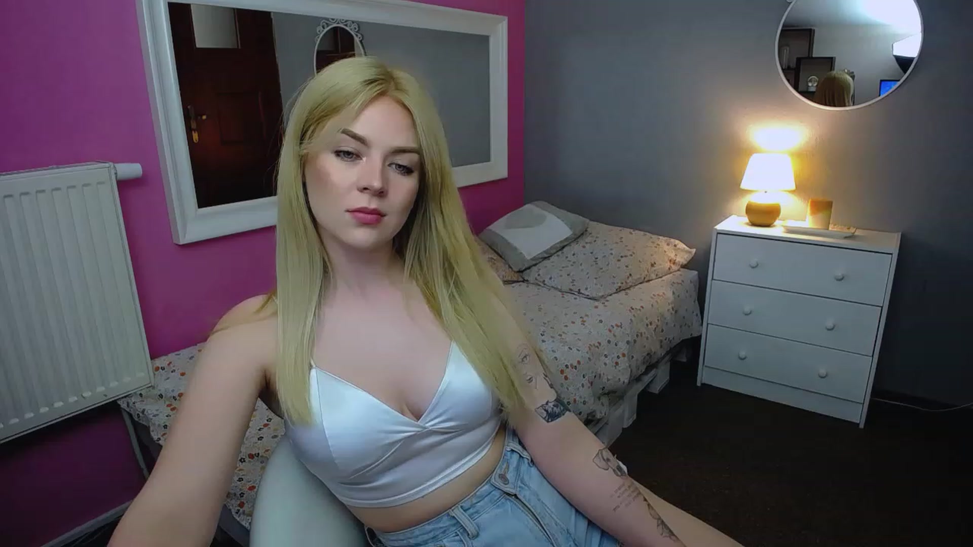 Gallery image thumbnail from AurelieSierra's myfreecams stream on, 07/08/2023, 10:34 image 2 of 20