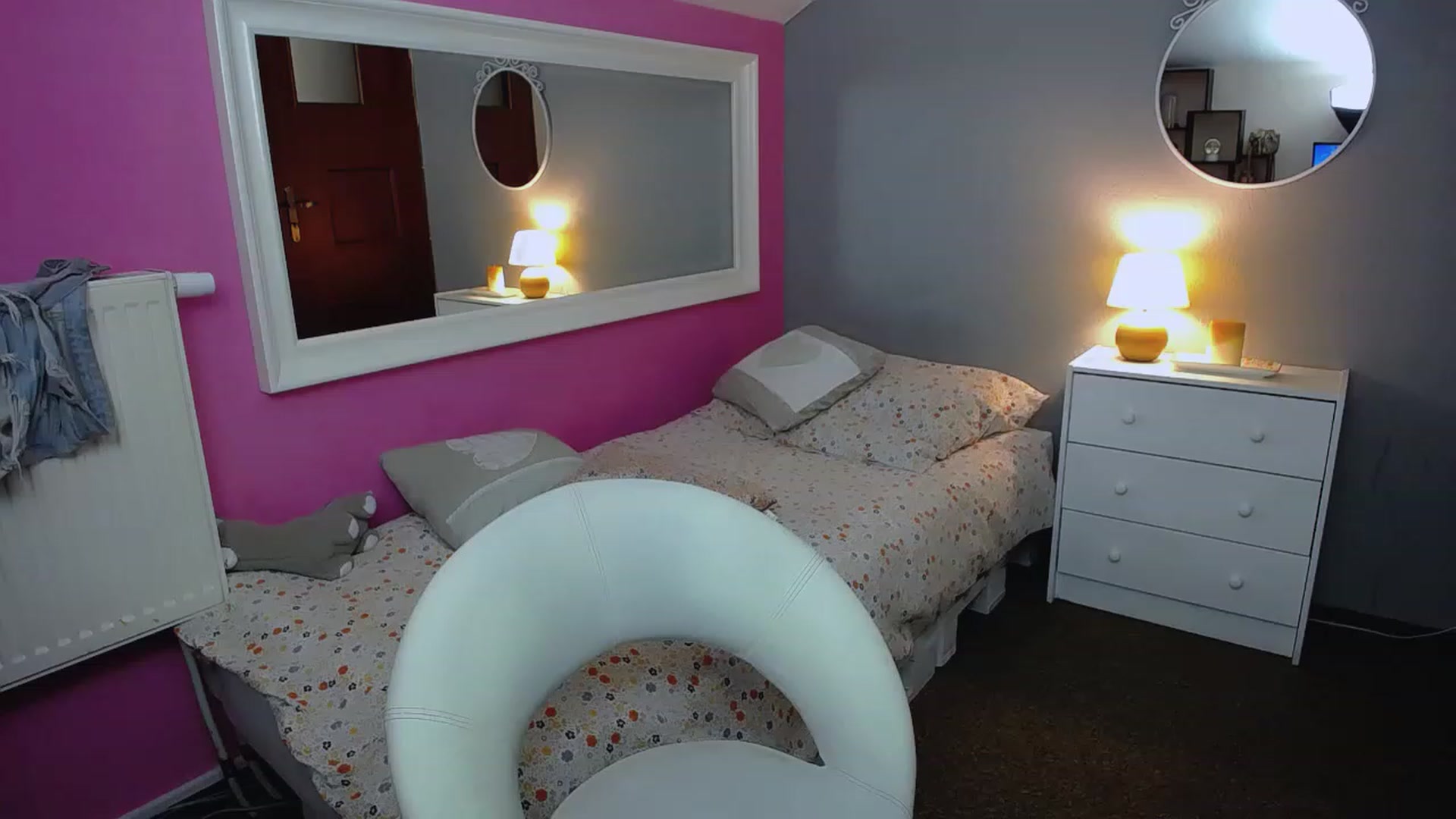 Gallery image thumbnail from AurelieSierra's myfreecams stream on, 07/09/2023, 14:32 image 2 of 20