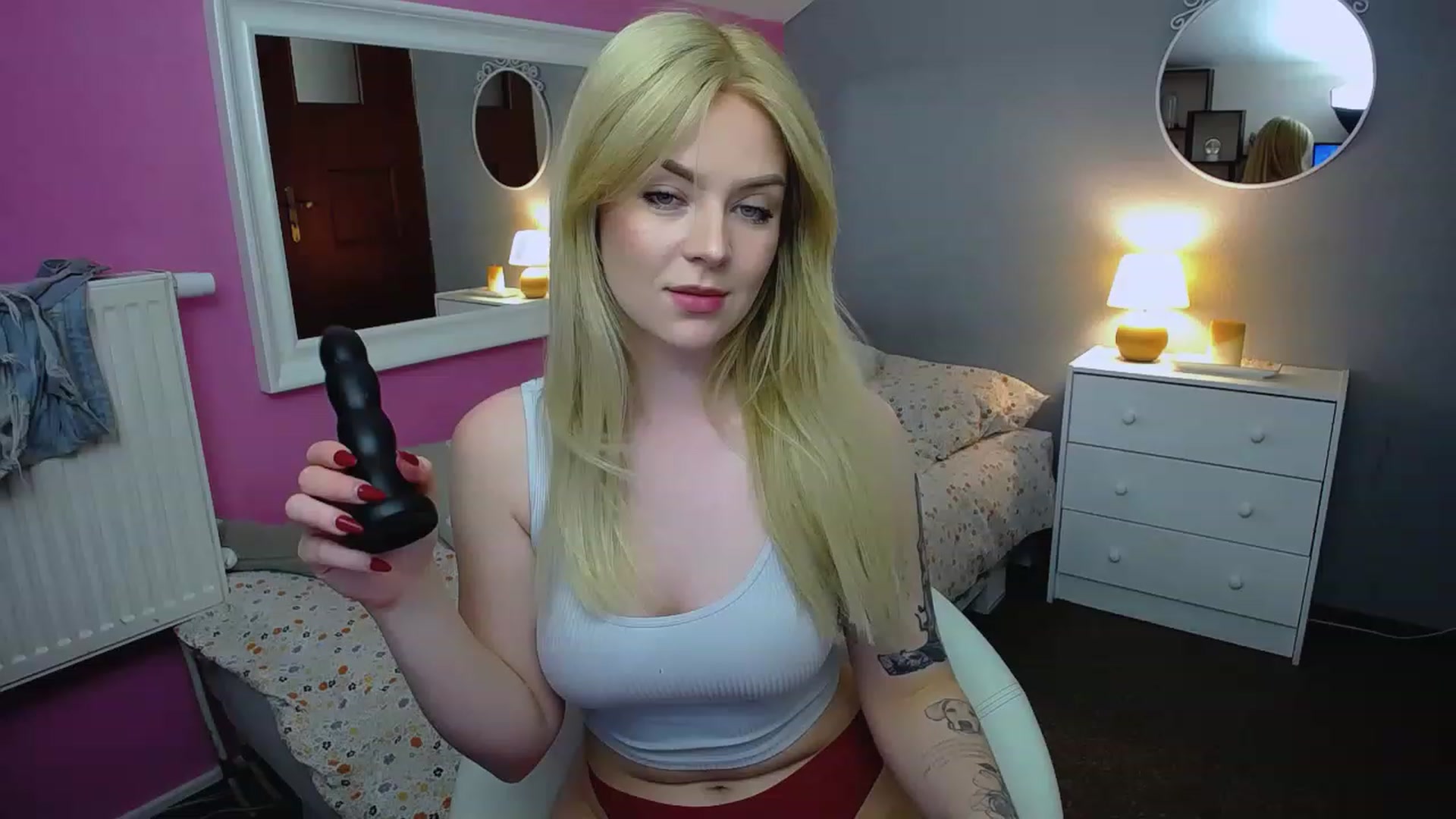 Gallery image thumbnail from AurelieSierra's myfreecams stream on, 07/09/2023, 14:32 image 6 of 20