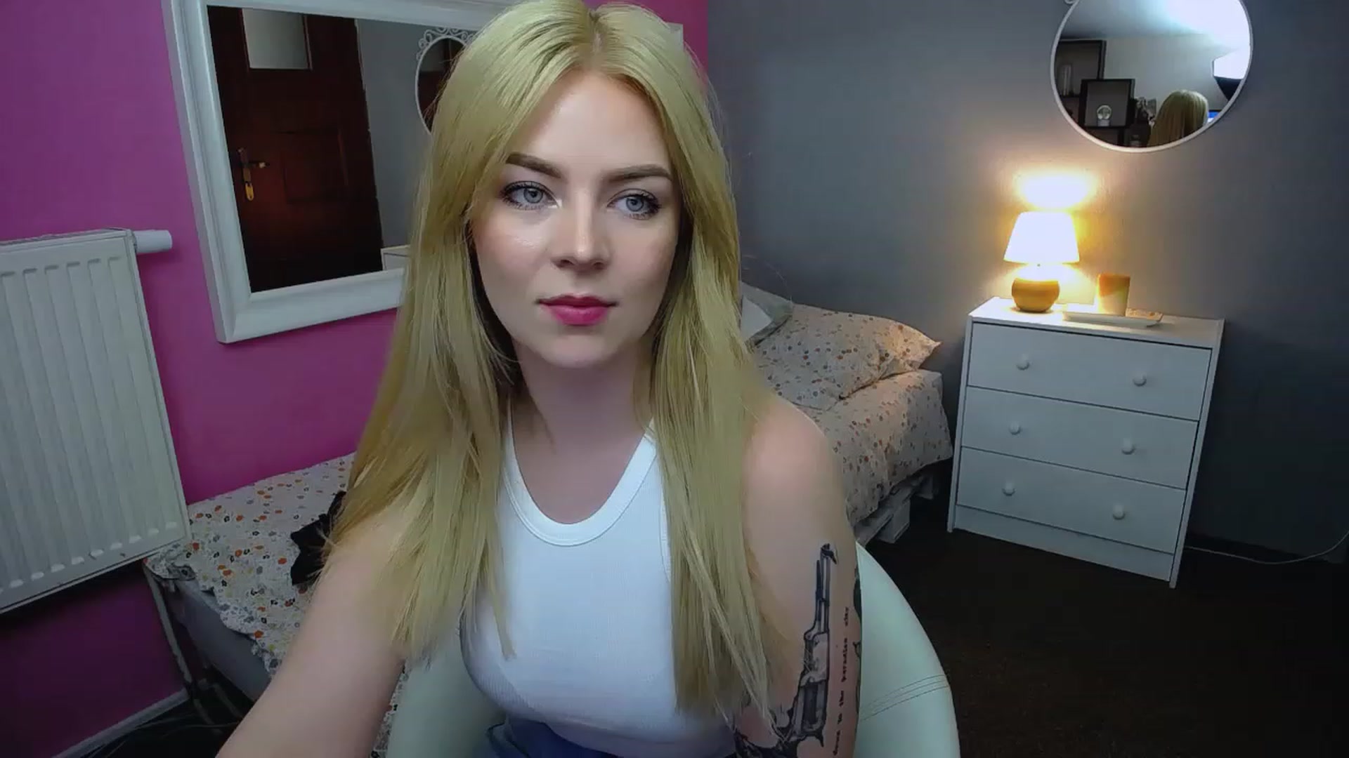 Gallery image thumbnail from AurelieSierra's myfreecams stream on, 07/12/2023, 12:44 image 19 of 20