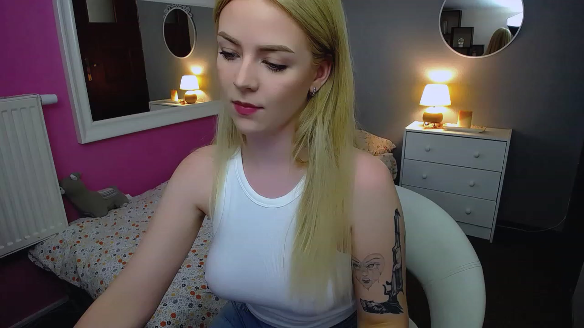 Gallery image thumbnail from AurelieSierra's myfreecams stream on, 07/15/2023, 10:43 image 19 of 20