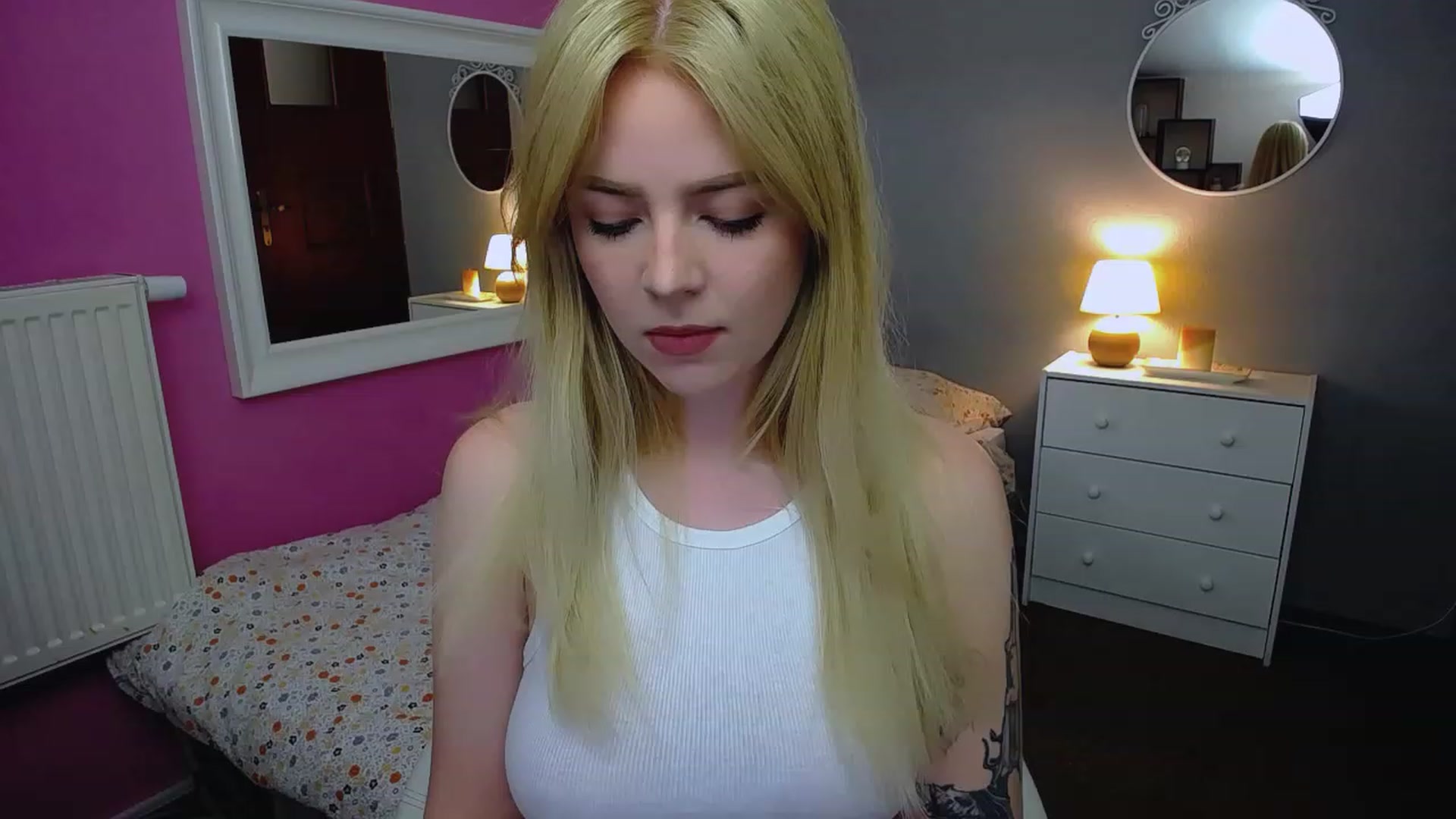 Gallery image thumbnail from AurelieSierra's myfreecams stream on, 07/17/2023, 11:46 image 3 of 20