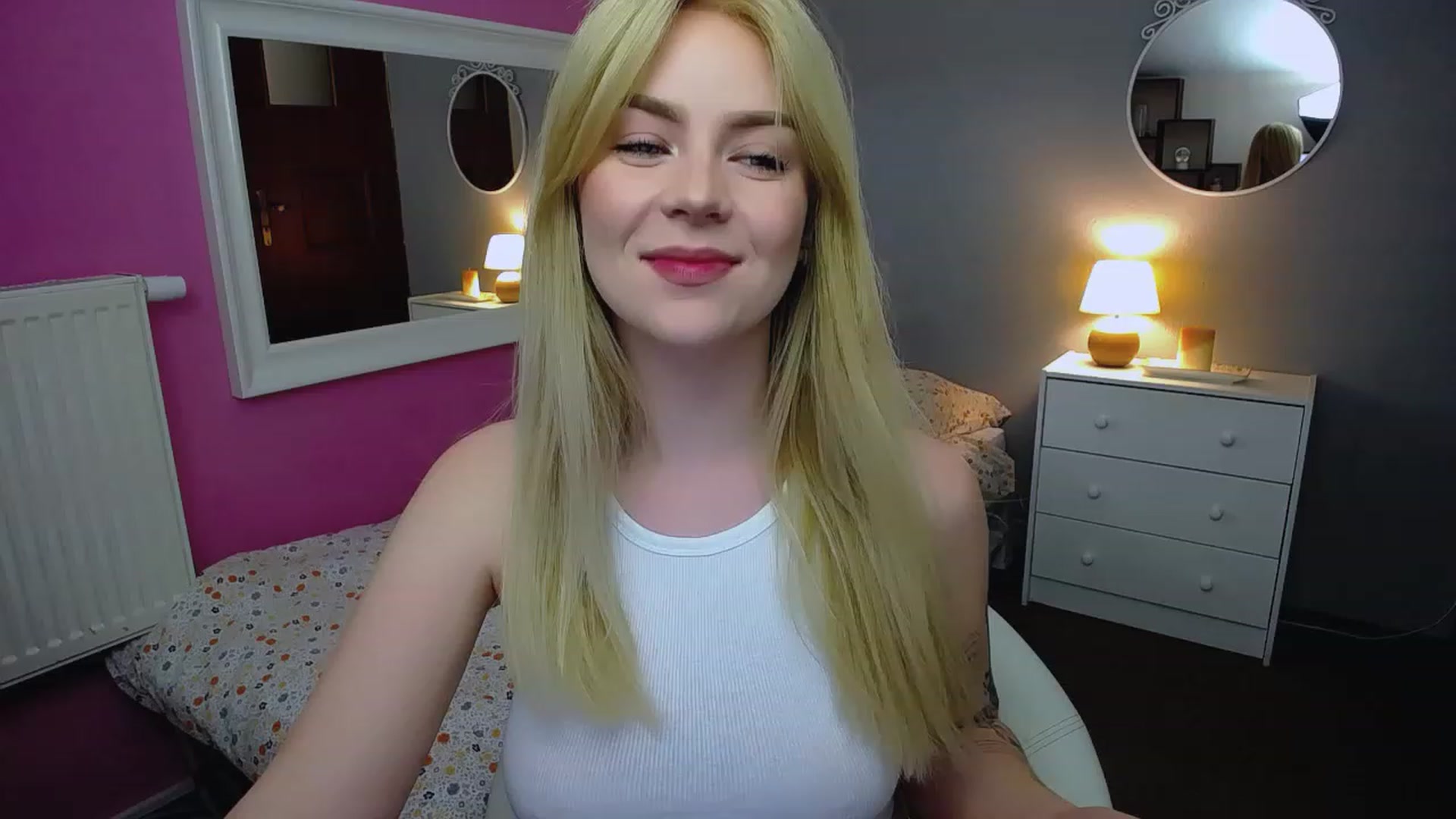Gallery image thumbnail from AurelieSierra's myfreecams stream on, 07/17/2023, 11:46 image 11 of 20