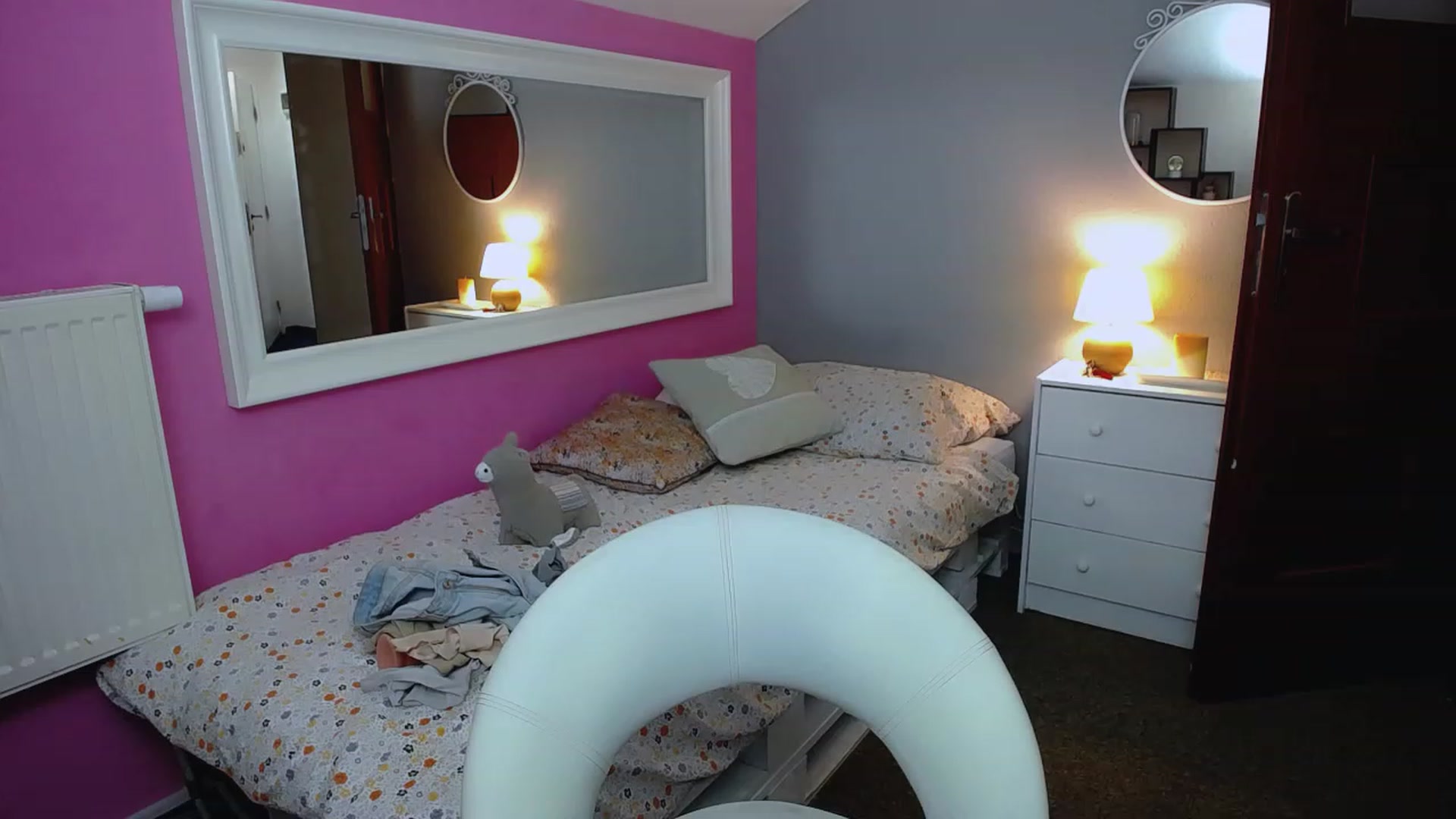 Gallery image thumbnail from AurelieSierra's myfreecams stream on, 07/19/2023, 15:25 image 18 of 20
