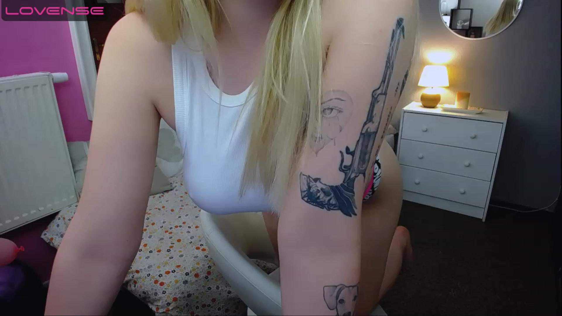 Gallery image thumbnail from AurelieSierra's myfreecams stream on, 08/09/2023, 09:07 image 6 of 20