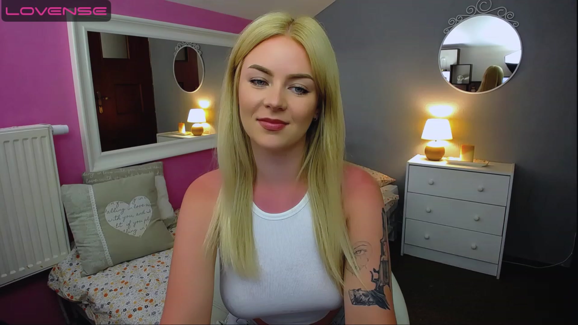Gallery image thumbnail from AurelieSierra's myfreecams stream on, 08/16/2023, 14:08 image 1 of 20