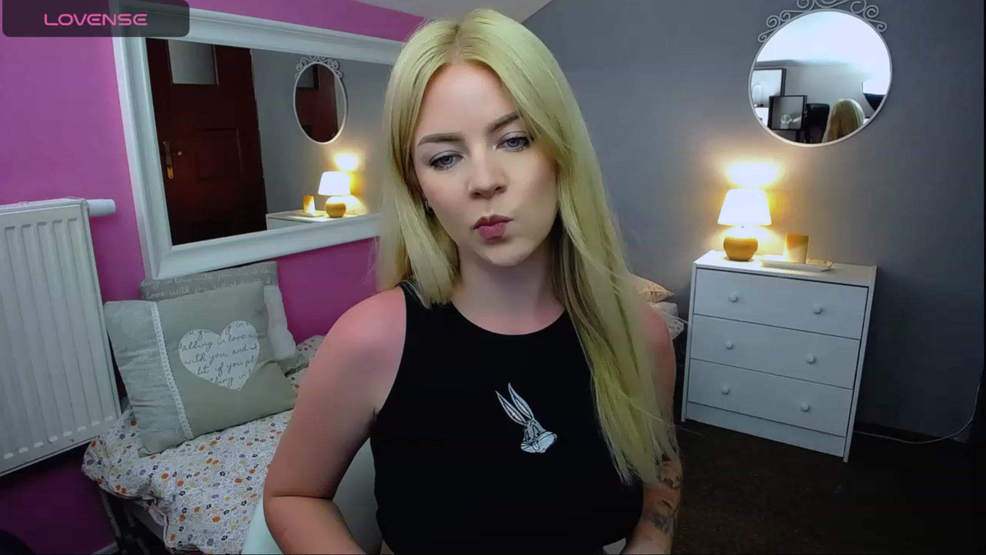 Gallery image thumbnail from AurelieSierra's myfreecams stream on, 08/17/2023, 10:51 image 6 of 20