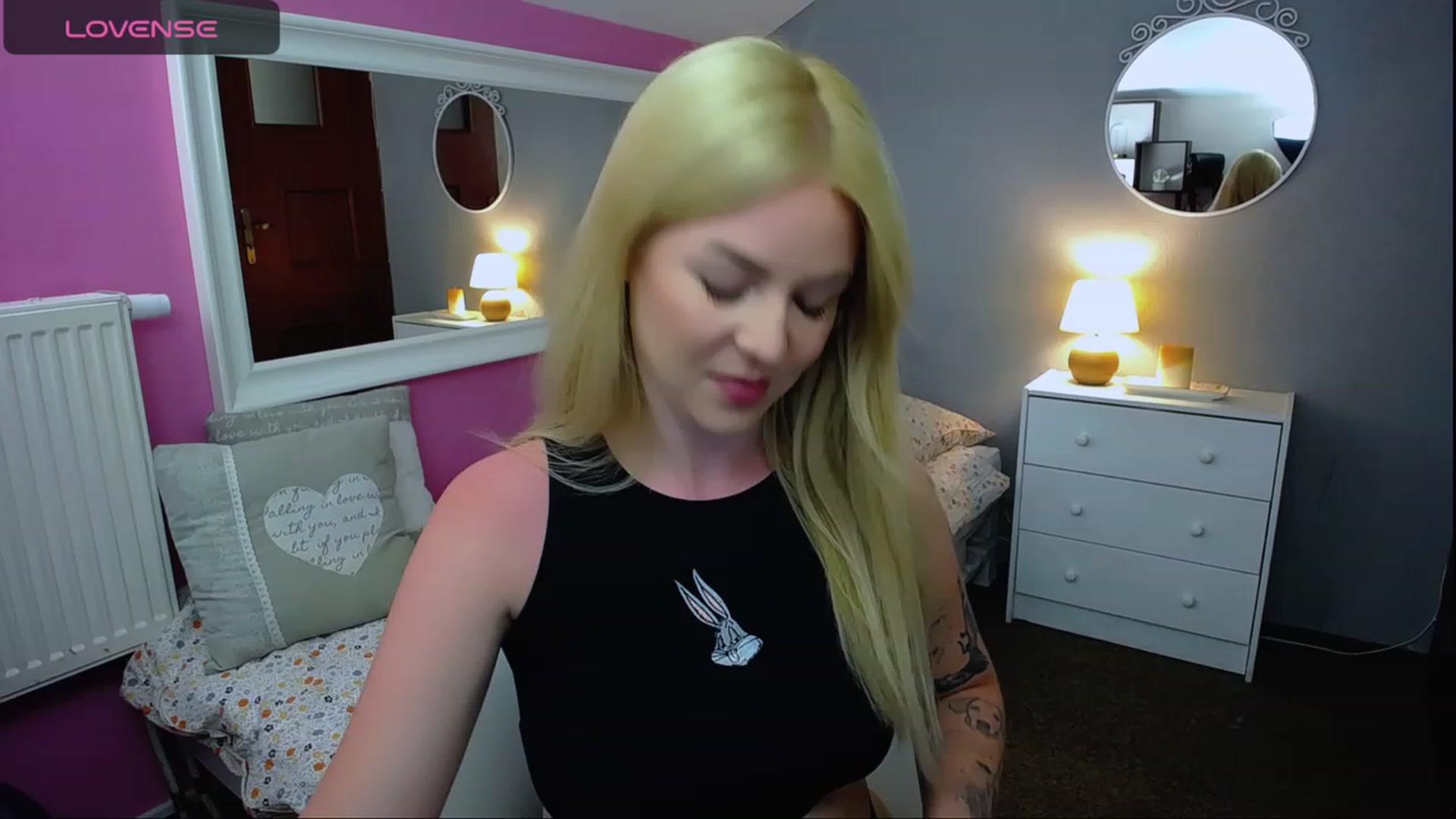 Gallery image thumbnail from AurelieSierra's myfreecams stream on, 08/17/2023, 10:51 image 1 of 20