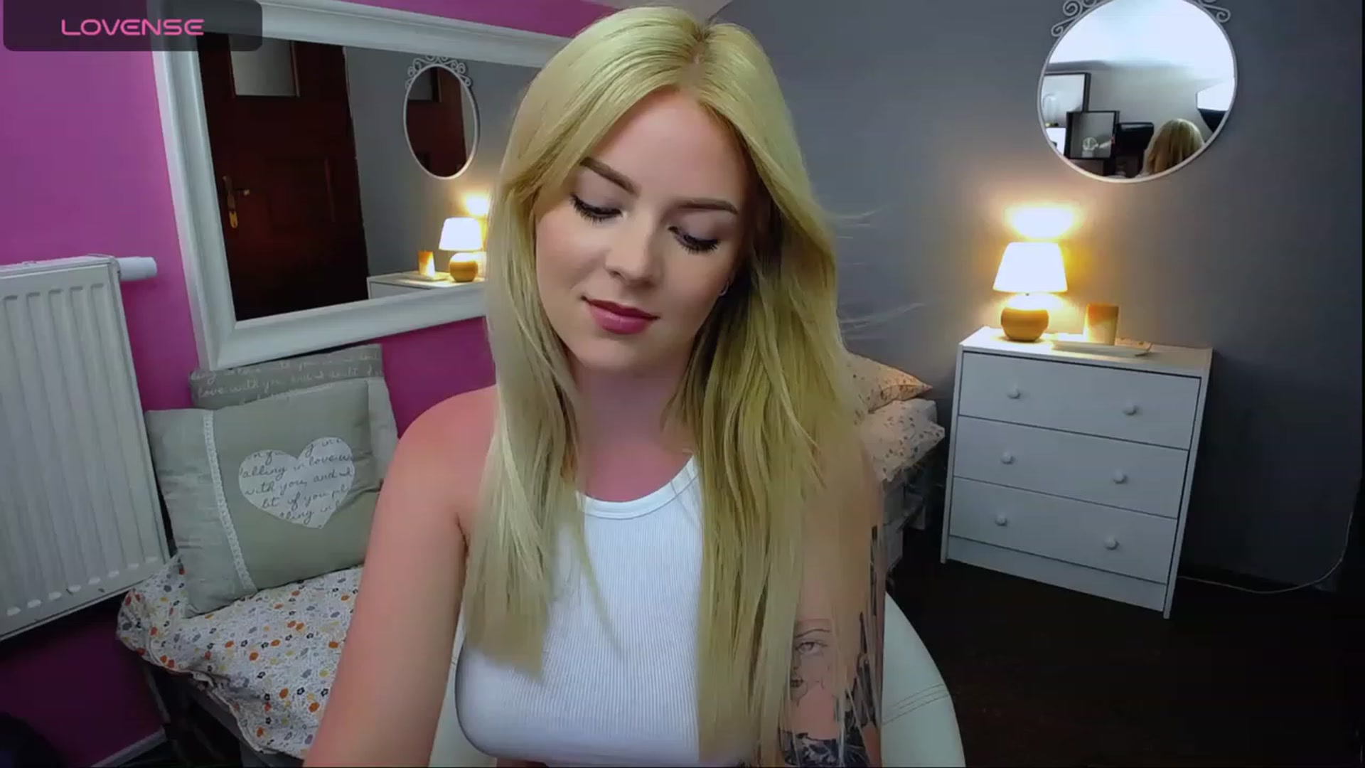 Gallery image thumbnail from AurelieSierra's myfreecams stream on, 08/17/2023, 12:33 image 20 of 20